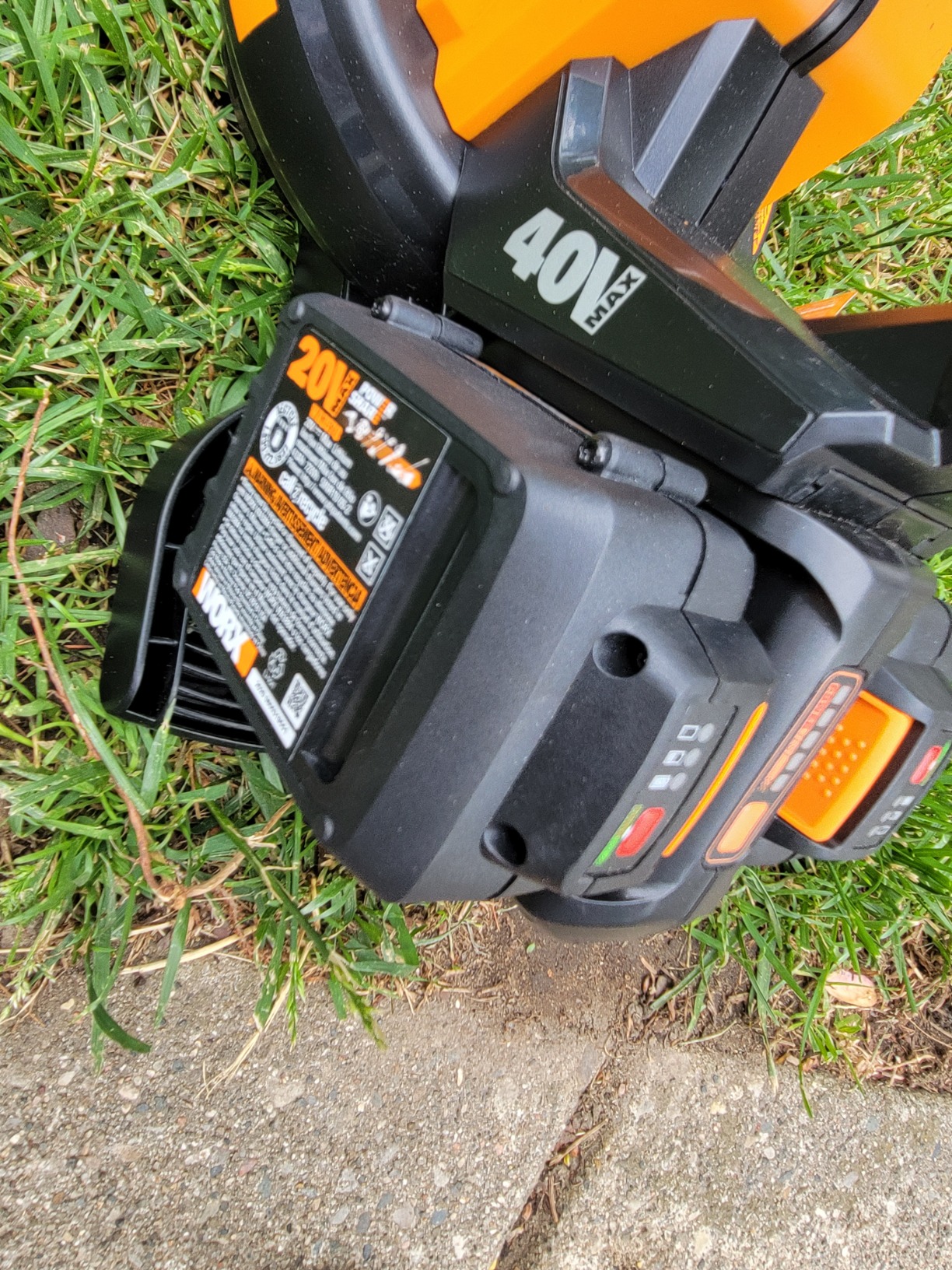 WORX Cordless Leaf Blower, 3 in 1 Blowers for Lawn Care with Leaf Vacuum & Leaf Mulcher, Electric Blower with Brushless Motor & 2 Speed Control, 2 × 4.0 Ah Batteries & Charger Included, WG583 customer photo 2