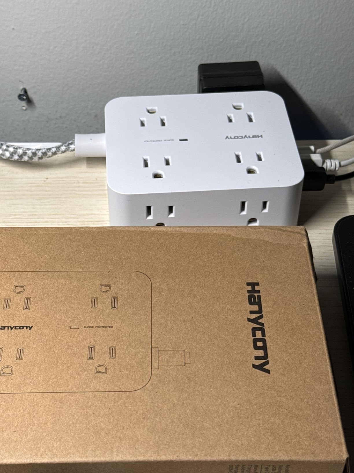 Surge Protector Power Strip - HANYCONY 8 Outlets 4 USB (2 USB C) Charging Ports, Multi Plug Outlet Extender, 5Ft Braided Extension Cord, Flat Plug Wall Mount Desk Charging Station for Home Office ETL customer photo 2