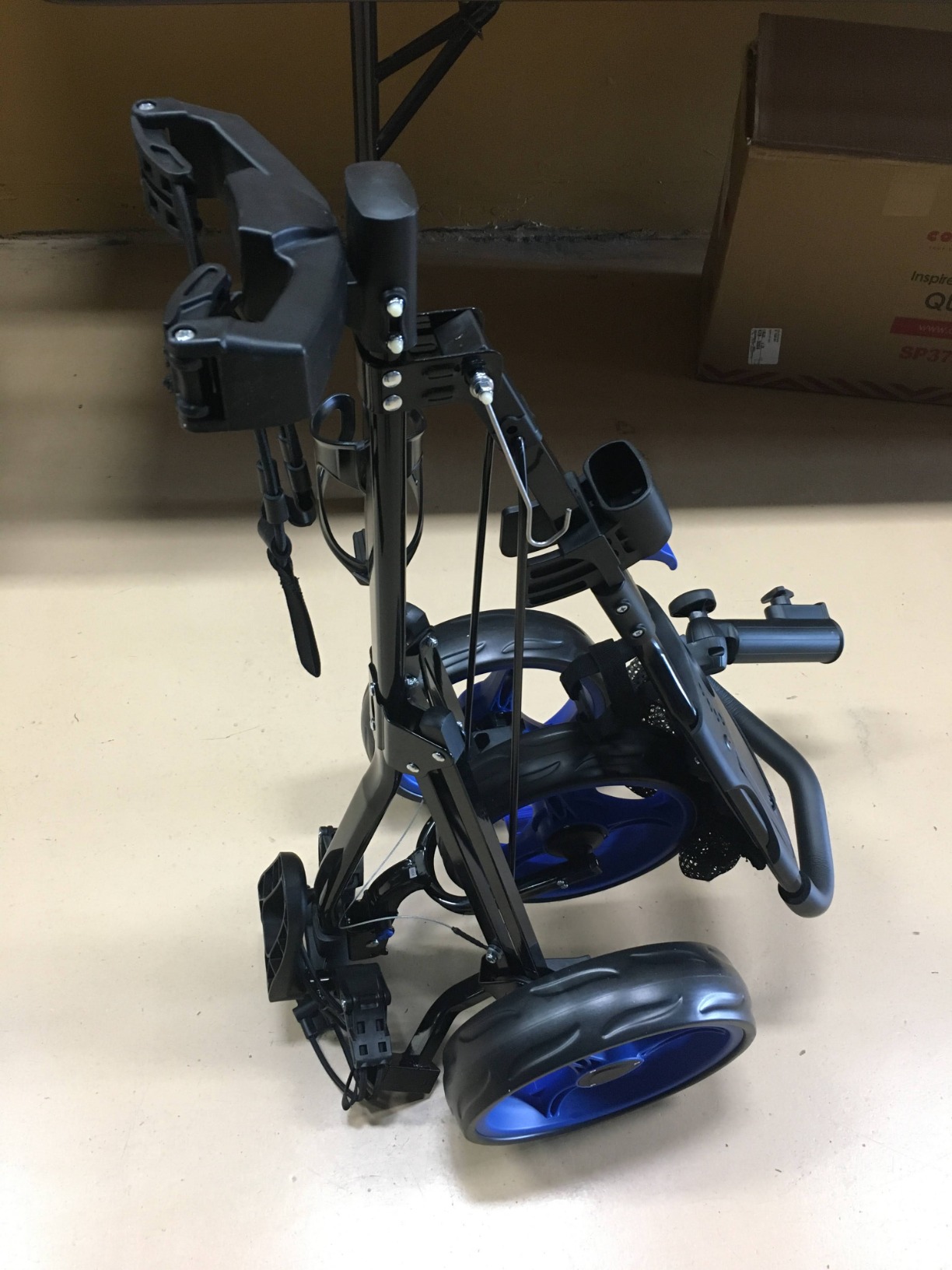 Tangkula Golf Push Pull Cart with Seat, Lightweight Foldable Collapsible 3 Wheels Push Cart, Golf Trolley with Foot Brake, Adjustable Umbrella Holder & Seat, 4 Height Position Handle customer photo 2