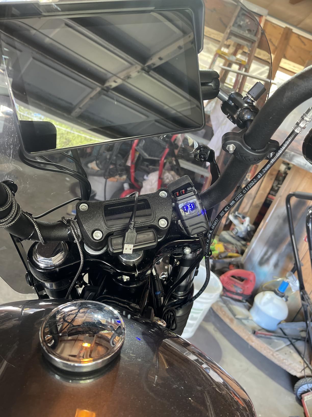 EXTRACTME Motorcycle USB Charger, 6.8A Quick Charge 3.0 Dual USB customer photo 1