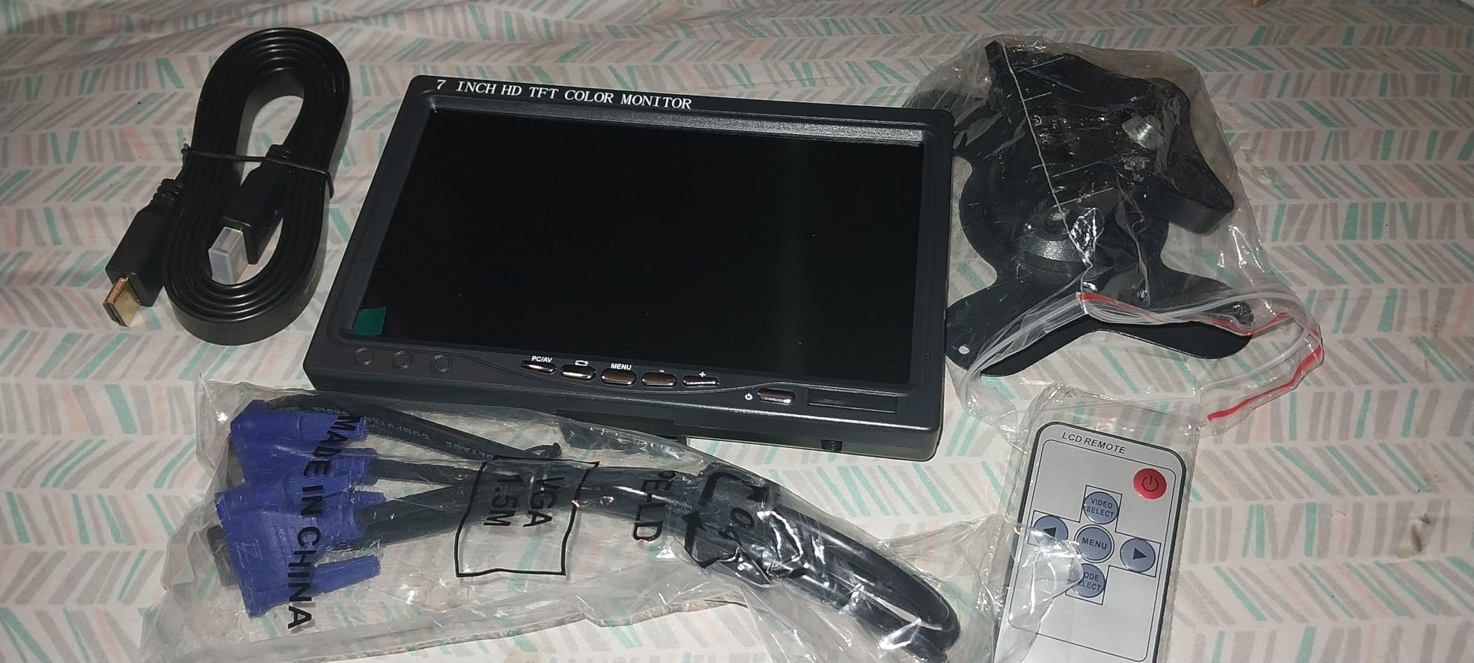 7 inch Portable Small HD 1080P VGA Monitor, Mini Screen 1024x600, HDMI/VGA/AV Input, with Speakers customer photo 2