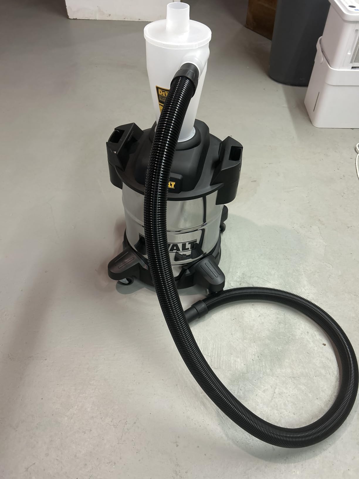 DEWALT Dust Separator with 10 Gallon Stainless Steel Tank, 99.5% Efficiency Cyclone Dust Collector, High-Performance Cycle Powder Collector Filter, DXVCS003, White customer photo 2