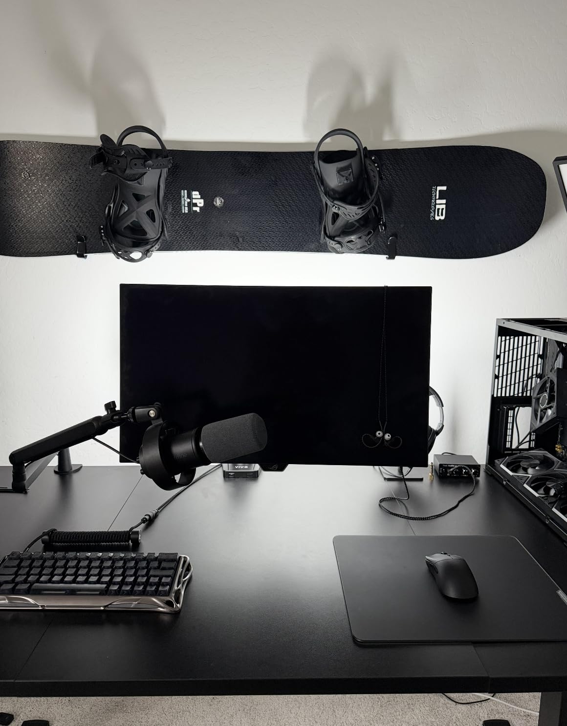 Govee Smart LED Light Bars, Work with Alexa and Google Assistant, RGBICWW WiFi TV Backlights with Scene and Music Modes for Gaming, Pictures, PC, Room Decoration customer photo 2