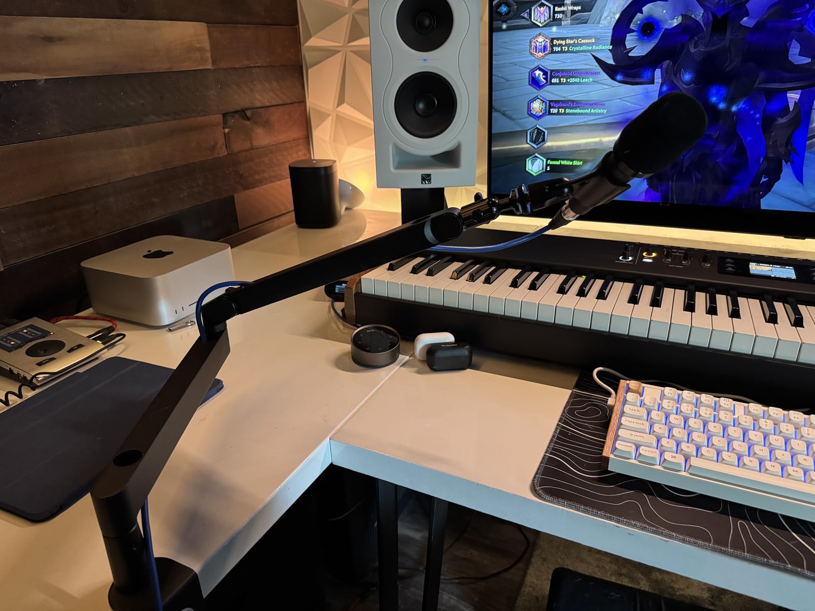 Elgato Wave Mic Arm LP - Premium Low Profile Microphone Arm with Cable Management Channels, Desk Clamp, Versatile Mounting customer photo 1