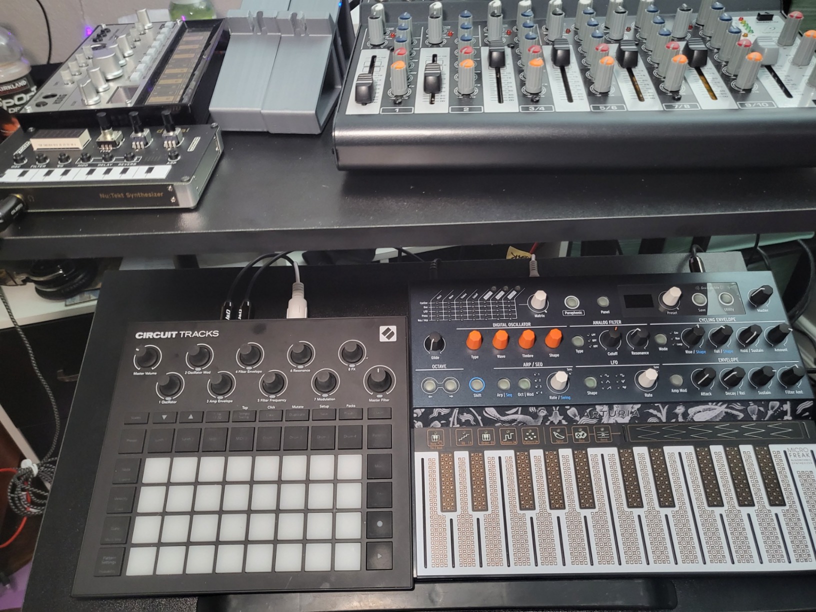 Novation Circuit Rhythm: Sampler and groovebox with eight sample tracks for making and performing beats customer photo 2