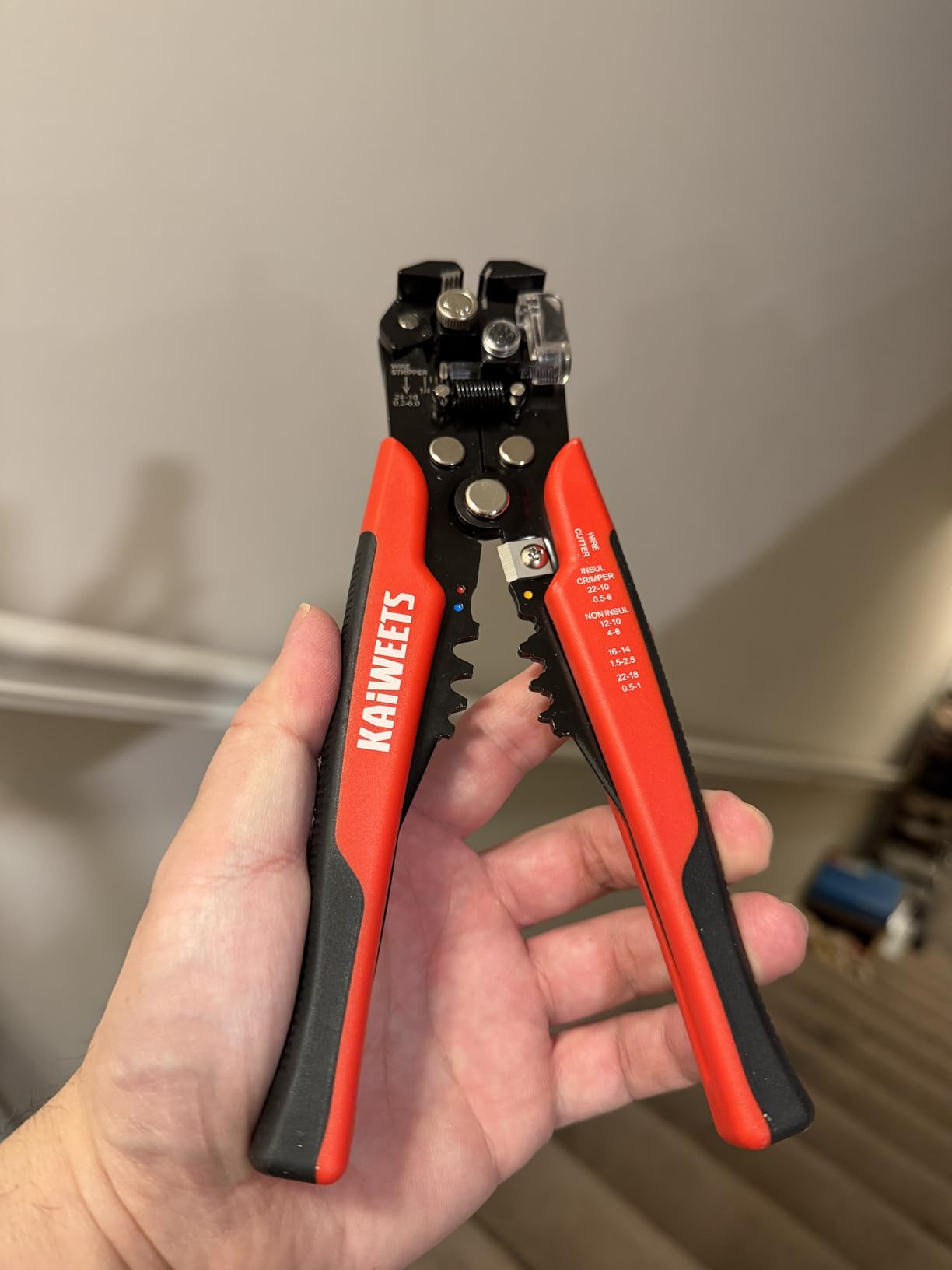 KAIWEETS Self Adjusting Wire Stripper - 3 in 1 Heavy Duty Automatic Wire Stripping Tool | 10-24 AWG Wire Cutter for Electrical Cable Cutting, Crimping Tool customer photo 1