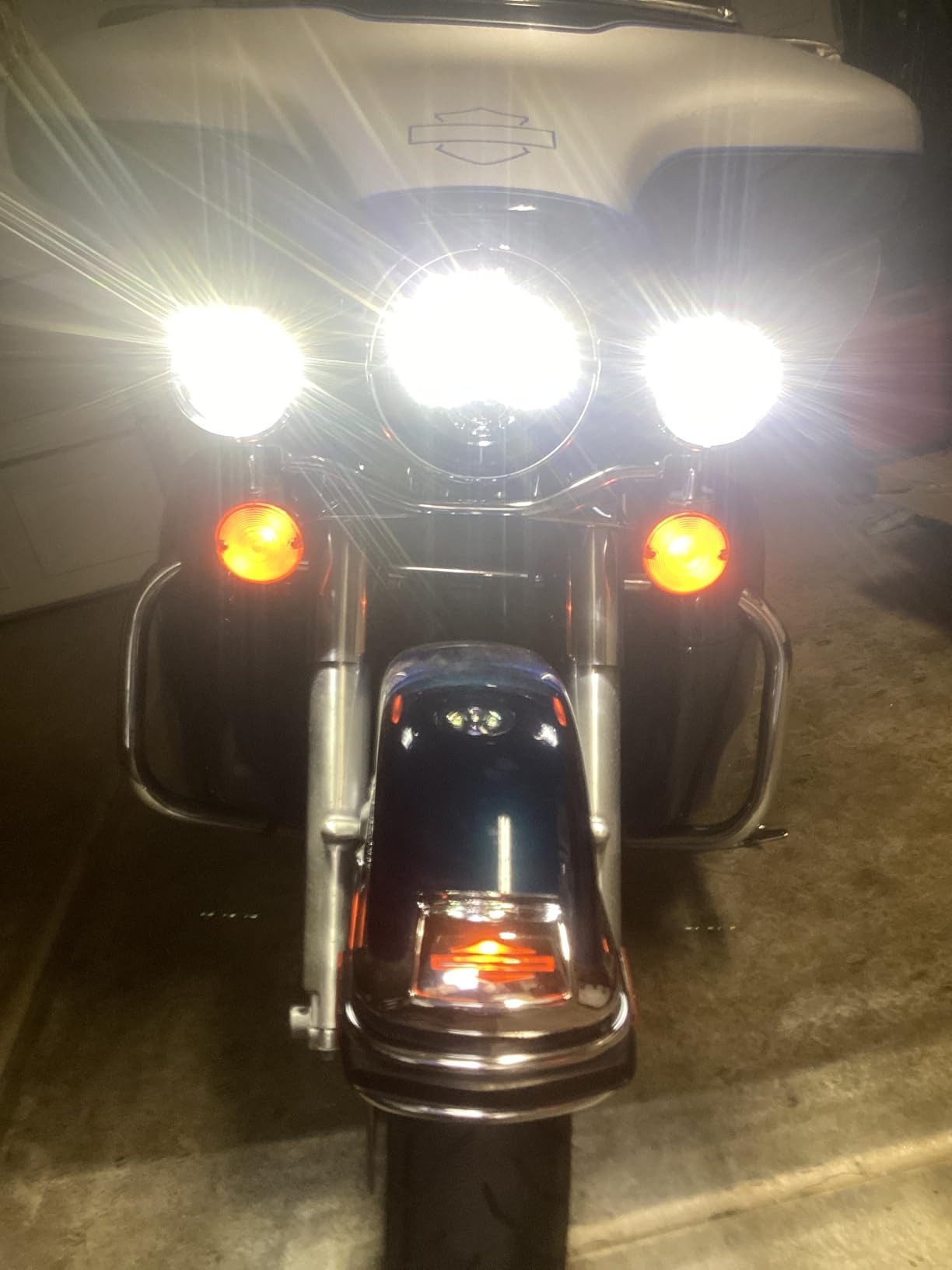 Wisamic Motorcycle LED Headlight 7 inch, 4.5 inch Passing Lamps Fog Lights and Mounting Ring, Compatible with Harley Davidson Road King Ultra Classic Electra Street Glide (Silver) customer photo 2