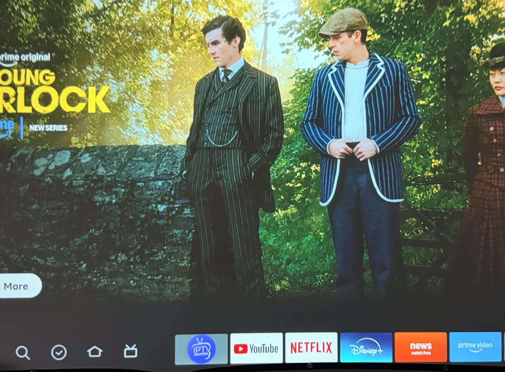 GROVIEW Projector, 15000lux 490ANSI Native 1080P WiFi Bluetooth Projector, 300'' Video Projector, Supports 4K & Zoom, 5G Sync, Compatible with HDMI USB/ AV/ Smartphone/ Pad/ Laptop/ DVD/ TV Stick/ PS5 customer photo 2