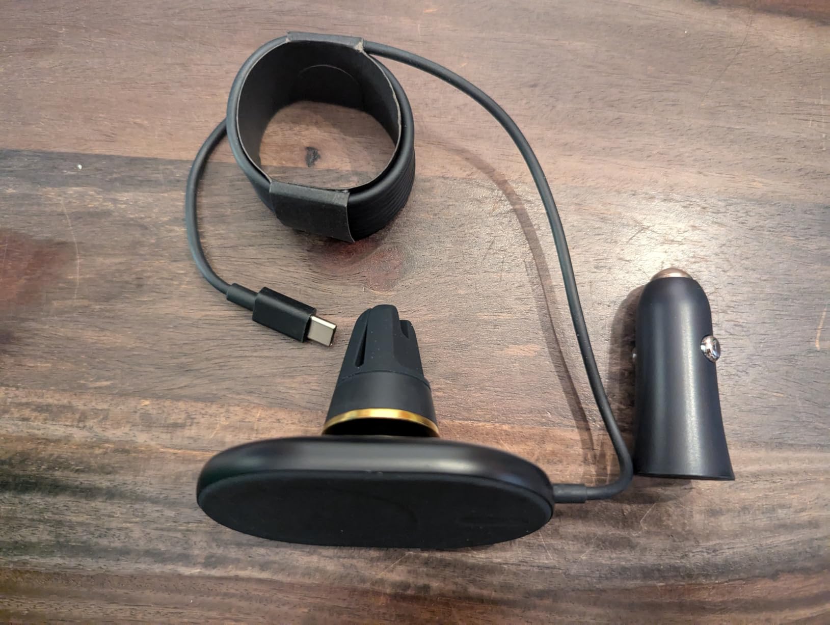 iOttie Velox Magnetic Wireless Charging Air Vent Car Phone Mount. Compatible with MagSafe iPhones including iPhone 12/13/14/15/16/17 Series (Car Charger Included) customer photo 2