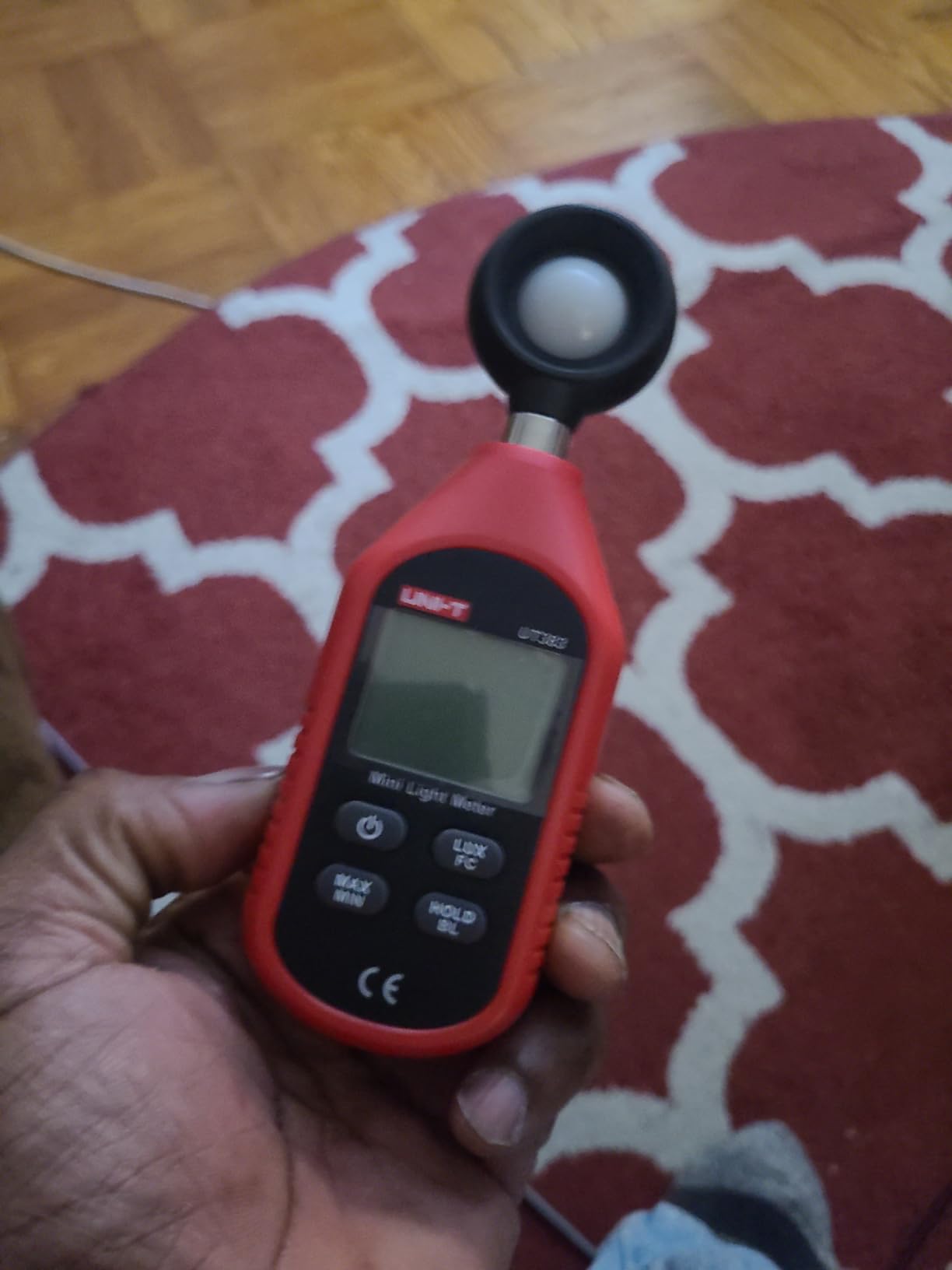 UNI-T UT383 Light Meter Lux Meter Lumens Digital Illuminance Meter 0~199,900 Lux (0~18,500 FC) Foot Candles Luxmeter for Film Photography Plants Photometer Lighting Intensity Brightness Measurement customer photo 1