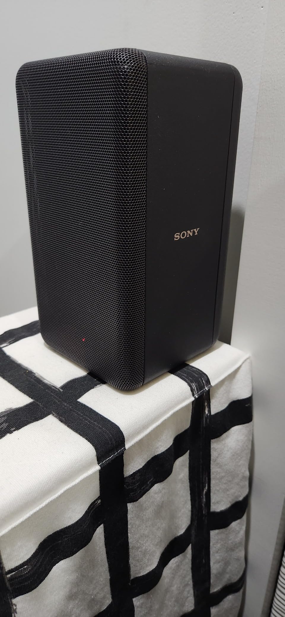 Sony SA-RS3S Wireless Rear Speakers for BRAVIA Theater (BAR 8, BAR 9), HT-A7000/A5000/A3000/S2000 and STR-AN1000 customer photo 1