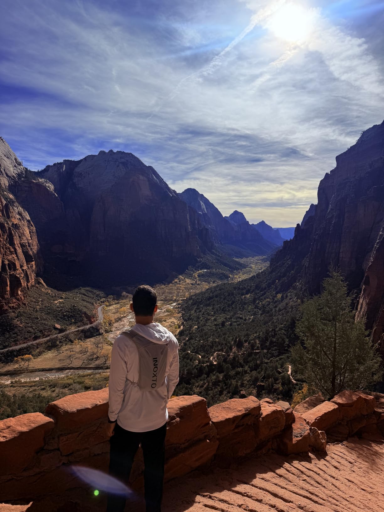 INOXTO Running Hydration Vest Backpack,Lightweight Insulated Pack with 1.5L Water Bladder Bag Daypack for Hiking Trail Running Cycling Race Marathon for Women Men customer photo 1