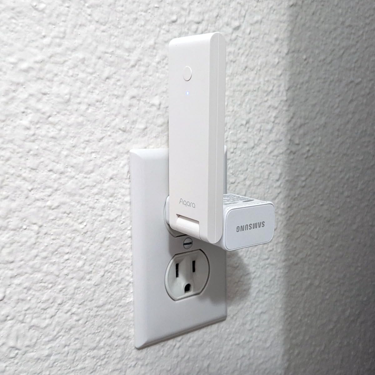 Aqara Smart Hub E1 for Home Automation, 2.4 GHz Wi-Fi Required, Features Aqara Zigbee (Not Third-Party), Powered by USB-A, Small Size, Supports HomeKit, Alexa, Google Assistant, IFTTT customer photo 1