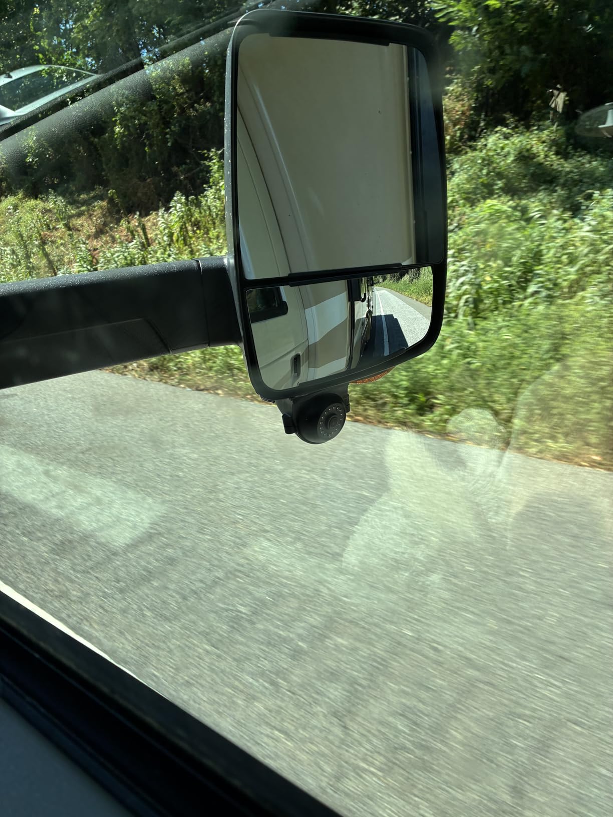 Wireless Backup Camera, 7 Inch Monitor Rear View Camera System for RV, Trailers, Trucks, 5th Wheels, Support 2 Cameras, IP69 Waterproof 18 LED IR Night Vision 152° View Camera, DIY Guide Lines customer photo 2