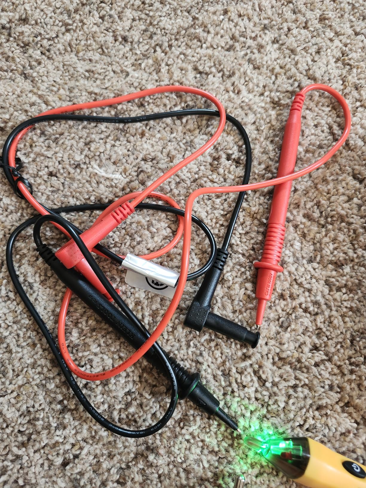 Klein Tools 69149P Electrical Test Kit with Digital Multimeter, Non-Contact Voltage Tester and Electrical Outlet Tester, Leads and Batteries customer photo 2