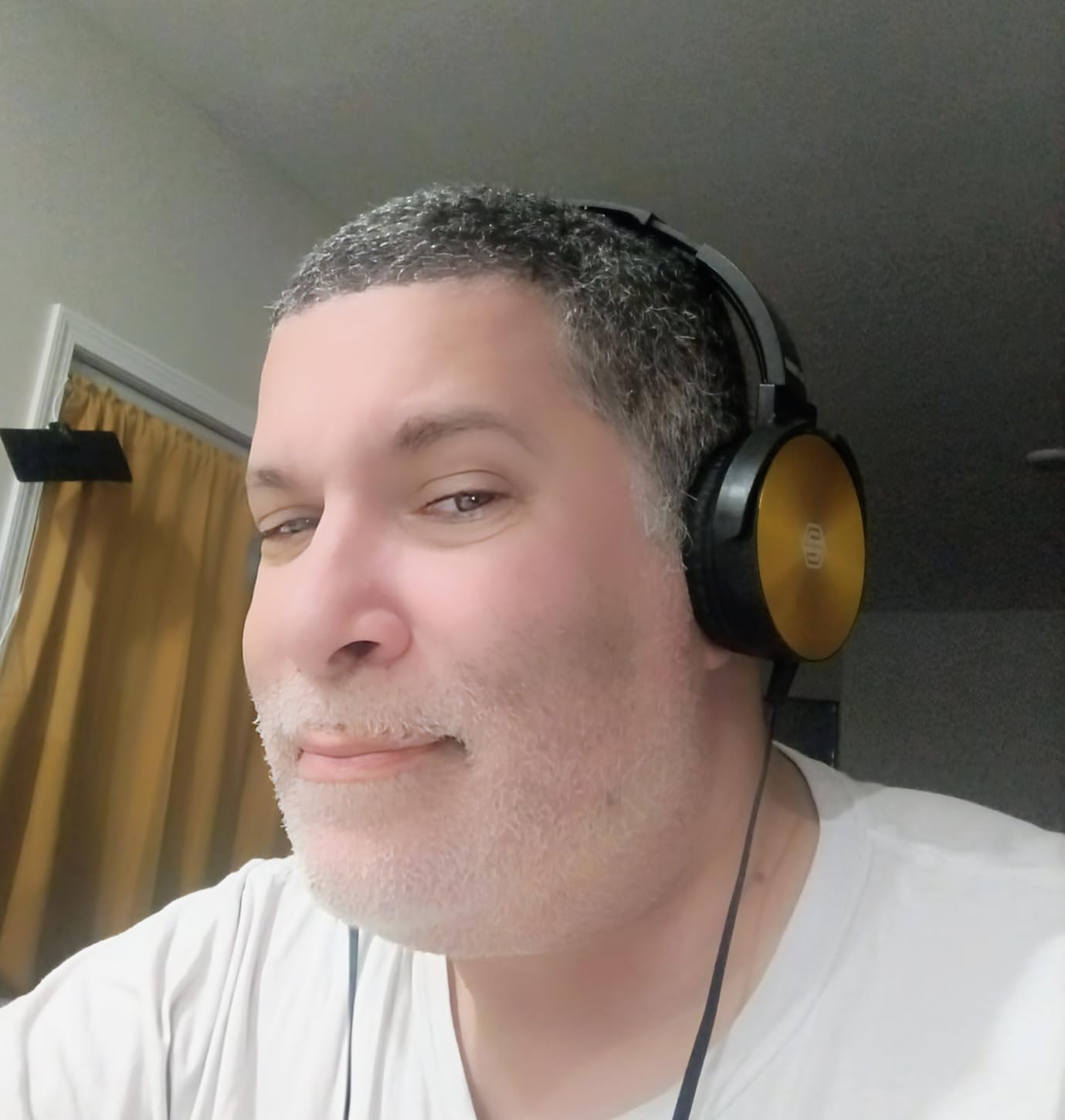 Premium Classroom Headphone with Microphone (5 Pack) - Kids Wired Earphones with Mic for School Students K-12 & Teachers, Soft Swivel On Ear Pads- Perfect for E-Learning, Meetings, Calls -(Colorful) customer photo 2