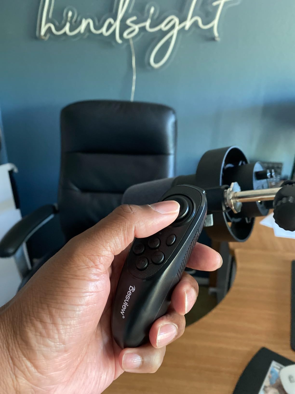 Desview T3 Portable Teleprompter for iPad Tablet iPhone up to 10 inch High Definition 70/30 Beam Splitter Glass with Remote Control for DSLR Camera Smartphone Video Recording (9 Lens Adapter Ring) customer photo 1