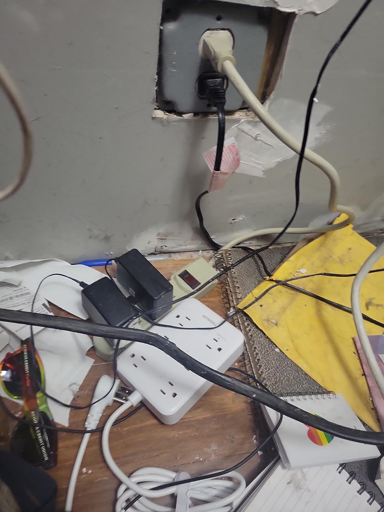 Smart Power Strip, TESSAN WiFi Flat Plug Strip with 3 Smart Outlets and 3 USB Ports, 6 Feet Extension Cord, Only 2.4 GHz Wi-Fi, Compatible with Alexa and Google Home, White customer photo 2