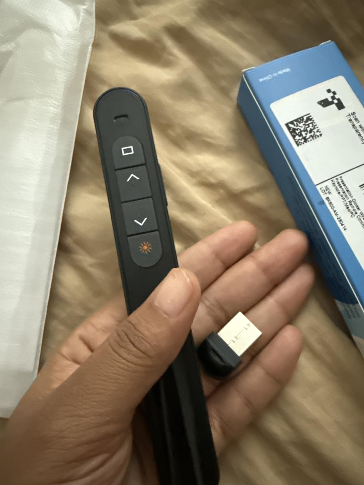 QUI Presentation Clicker for PowerPoint, RF 2.4GHz USB Wireless Presenter Remote with Volume Control, PowerPoint Clicker Slide Advancer for Mac, Windows, Laptop, Keynote customer photo 2