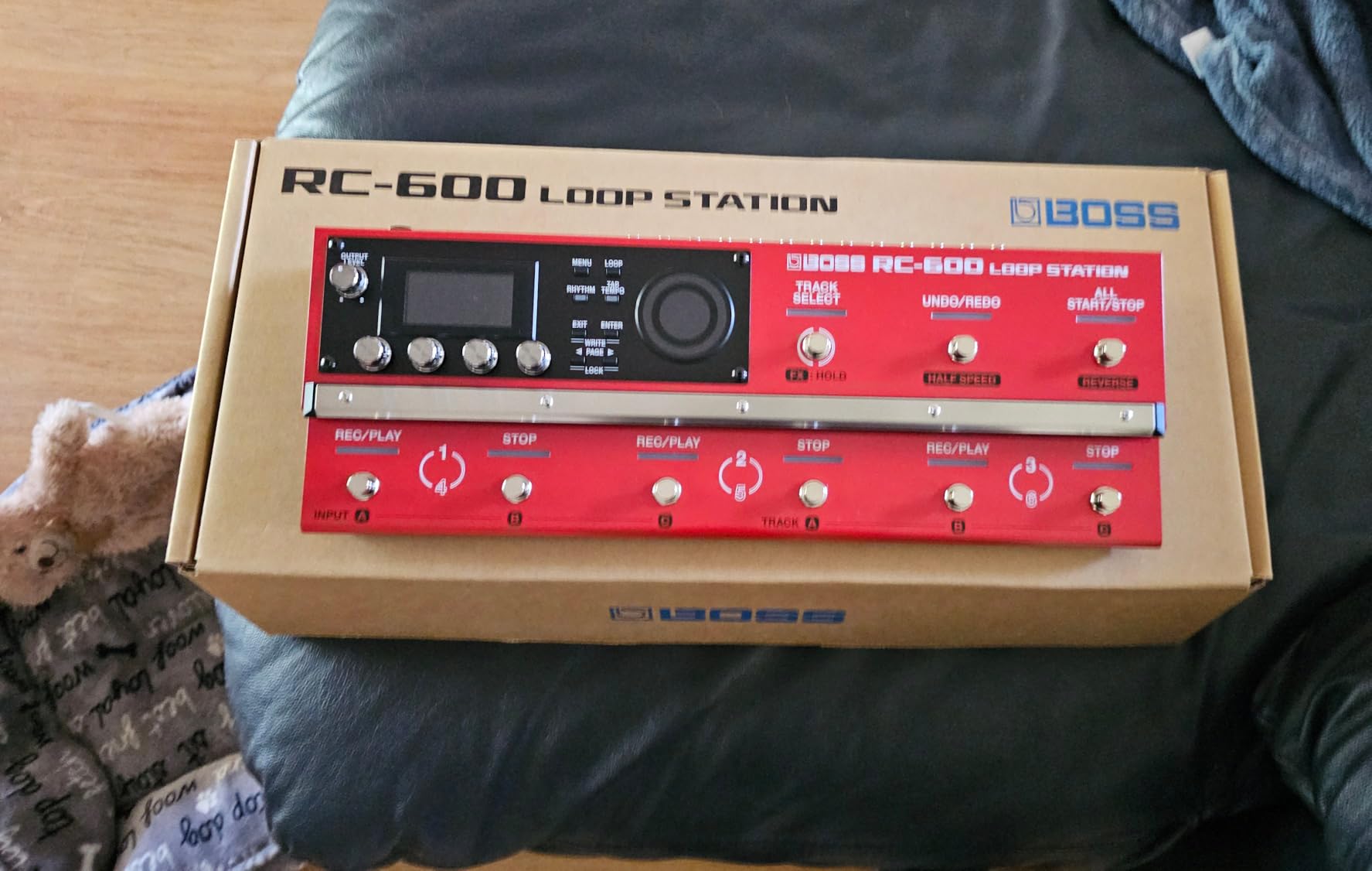 BOSS RC-600 Floor-Based Loop Station for Looping Musicians | Evolved Features & Customizable Functions | Next-Generation Sound Quality | Massive Onboard Effects Options | Unmatched Real-Time Control customer photo 1