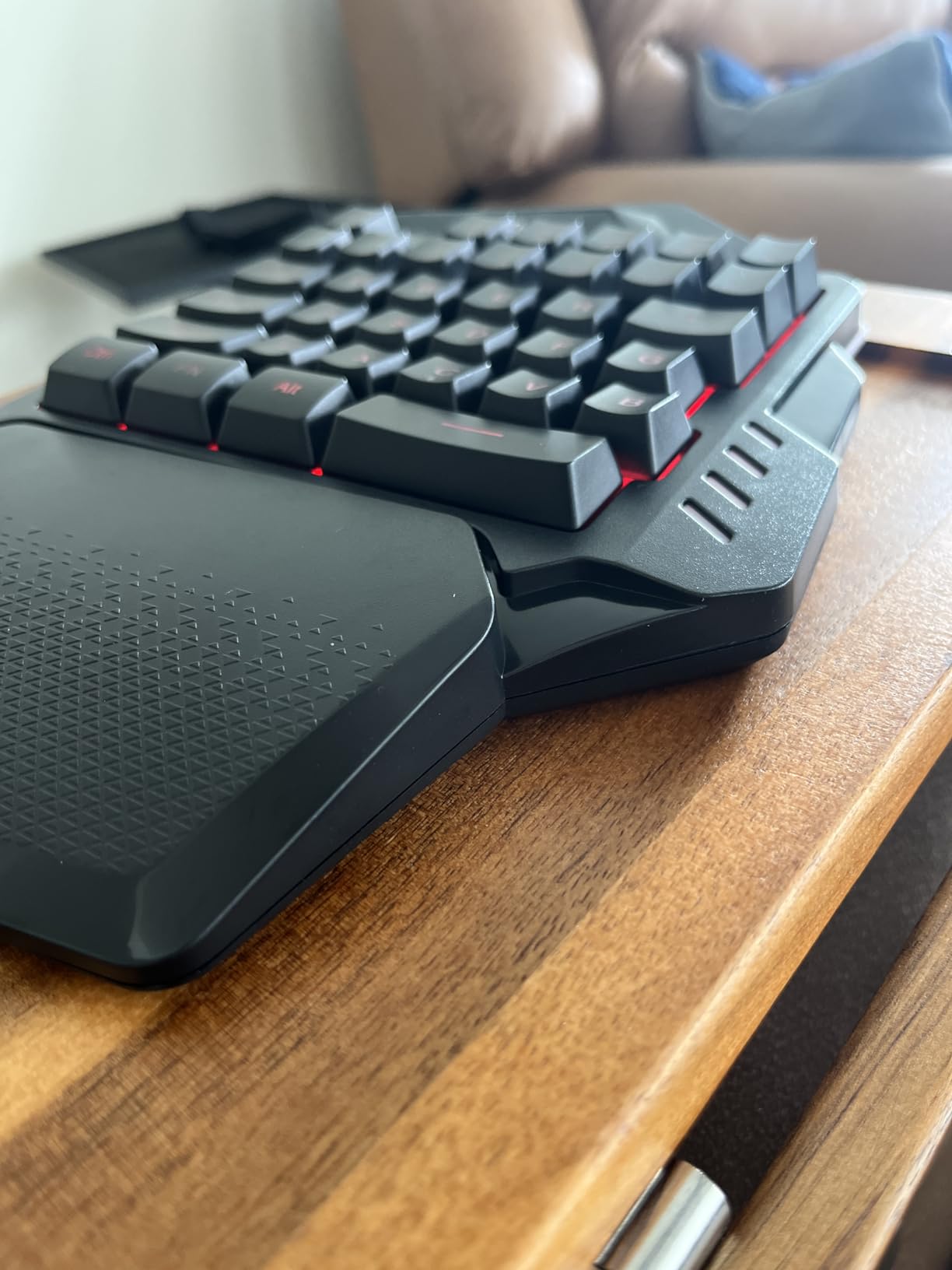 RedThunder Wireless One-Handed Gaming Keyboard, 2.4Ghz RGB Backlit Mini Gaming Keypad, Rechargeable 2000mAh Battery for PC Gamer customer photo 1