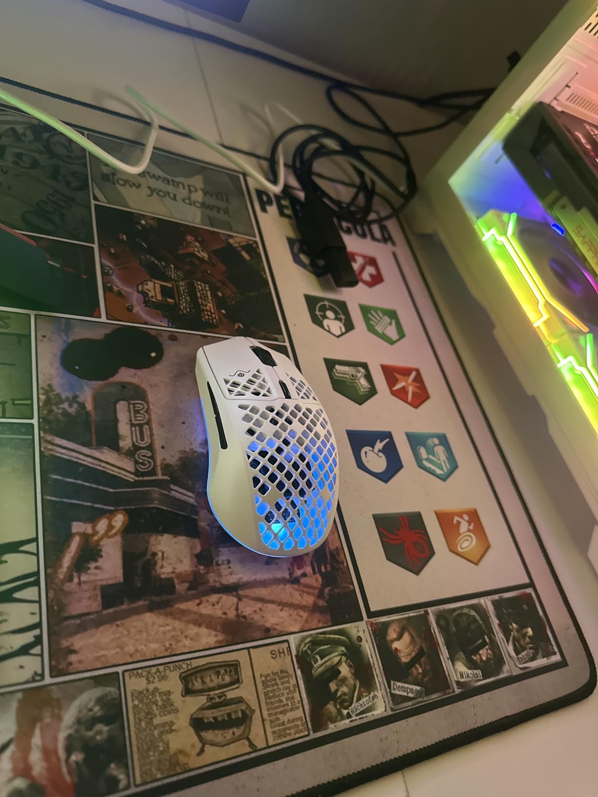 SteelSeries Aerox 3 Wireless - Holey RGB Gaming Mouse - Ultra-lightweight Water Resistant Design - 18K DPI TrueMove Air Optical Sensor- Onyx customer photo 1