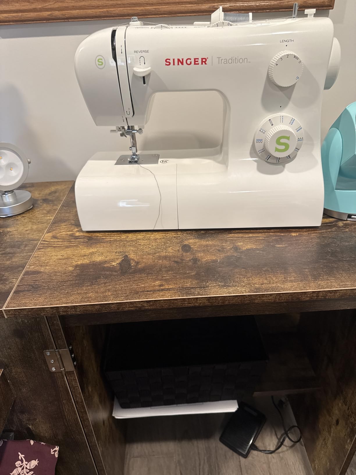 VIVOHOME Folding Sewing Craft Table, Rolling Sewing Machine Desk with Storage Shelves, Sewing Cabinet with Lift for Small Spaces, White customer photo 2