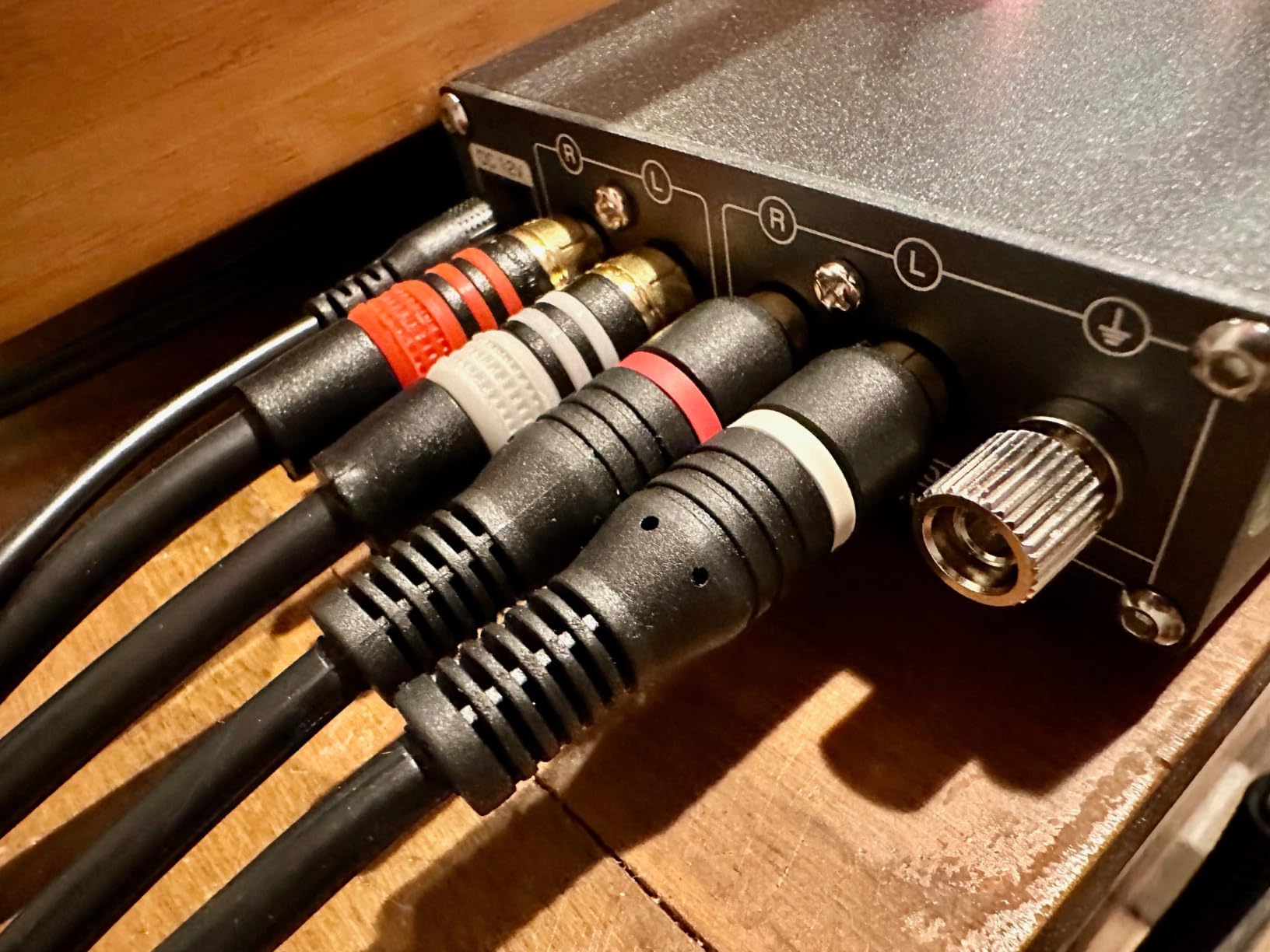 Douk Audio T4 PRO Vacuum Tube Phono Preamp, MM Turntable Preamplifier, GE5654 Hi-Fi Headphone Amp for Home Theater/Record Player/Stereo Amplifier/Active Speaker customer photo 2