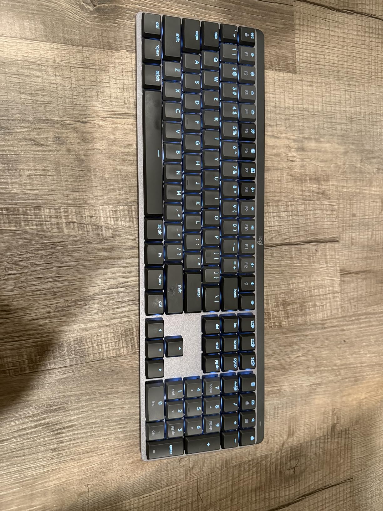 Logitech MX Mechanical Wireless Illuminated Performance Keyboard, Tactile Quiet Switches, Backlit Keys, Bluetooth, USB-C, macOS, Windows, Linux, iOS, Android, Metal, Graphite customer photo 2