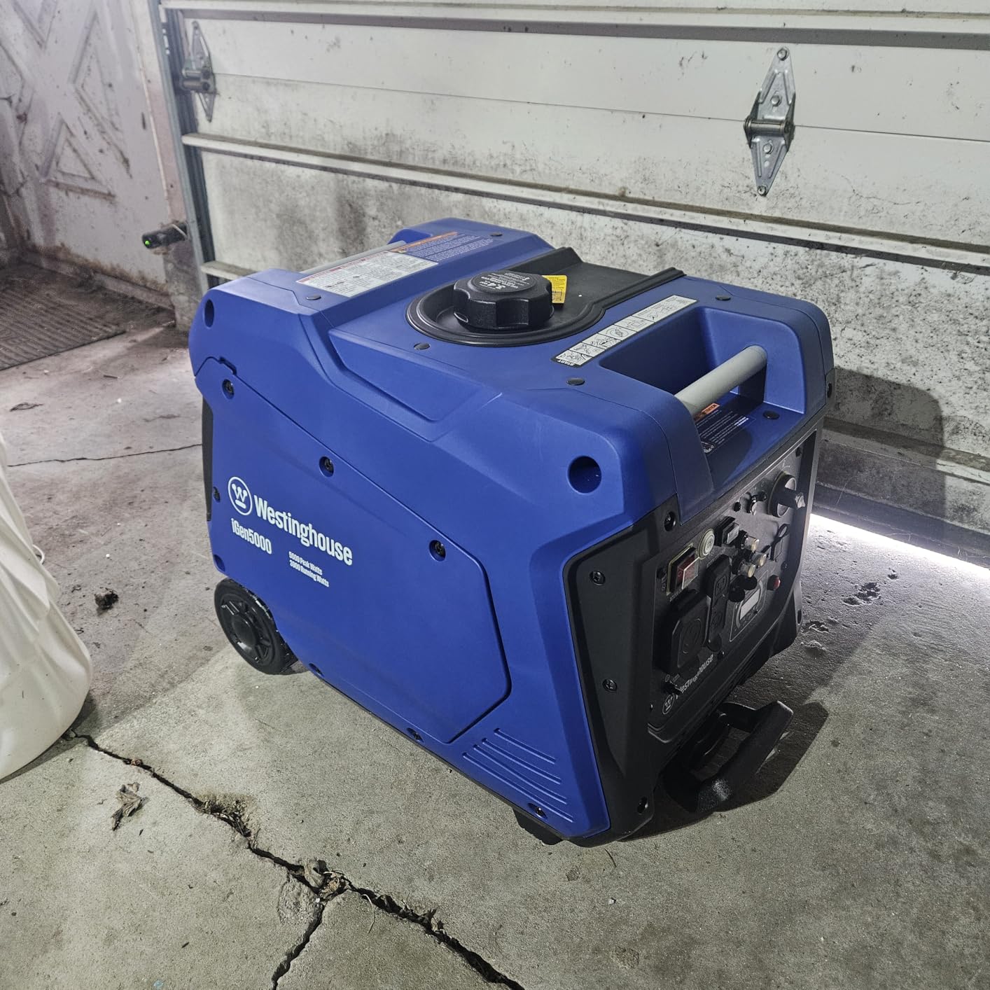Westinghouse 5000 Peak Watt Super Quiet Dual Fuel Portable Inverter Generator, Remote Electric Start, Gas & Propane Powered, RV Ready 30A Outlet, Parallel Capable, Blue/Black customer photo 1