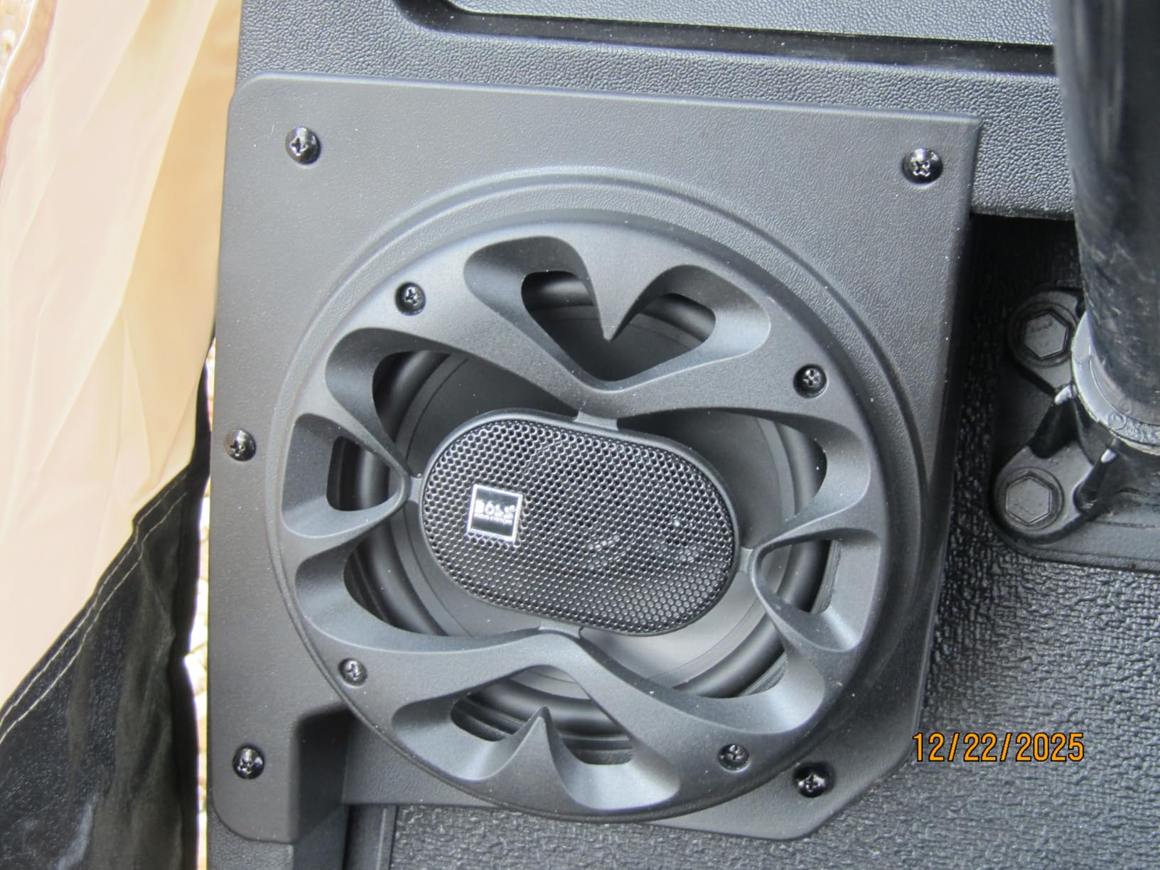 BOSS Audio Systems CH6530B 6.5 Inch Car Door Speakers - 300 Watts Max (Pair), Coaxial, 3 Way, Full Range, 4 Ohms, Sold in Pairs, Bocinas para Carro customer photo 2