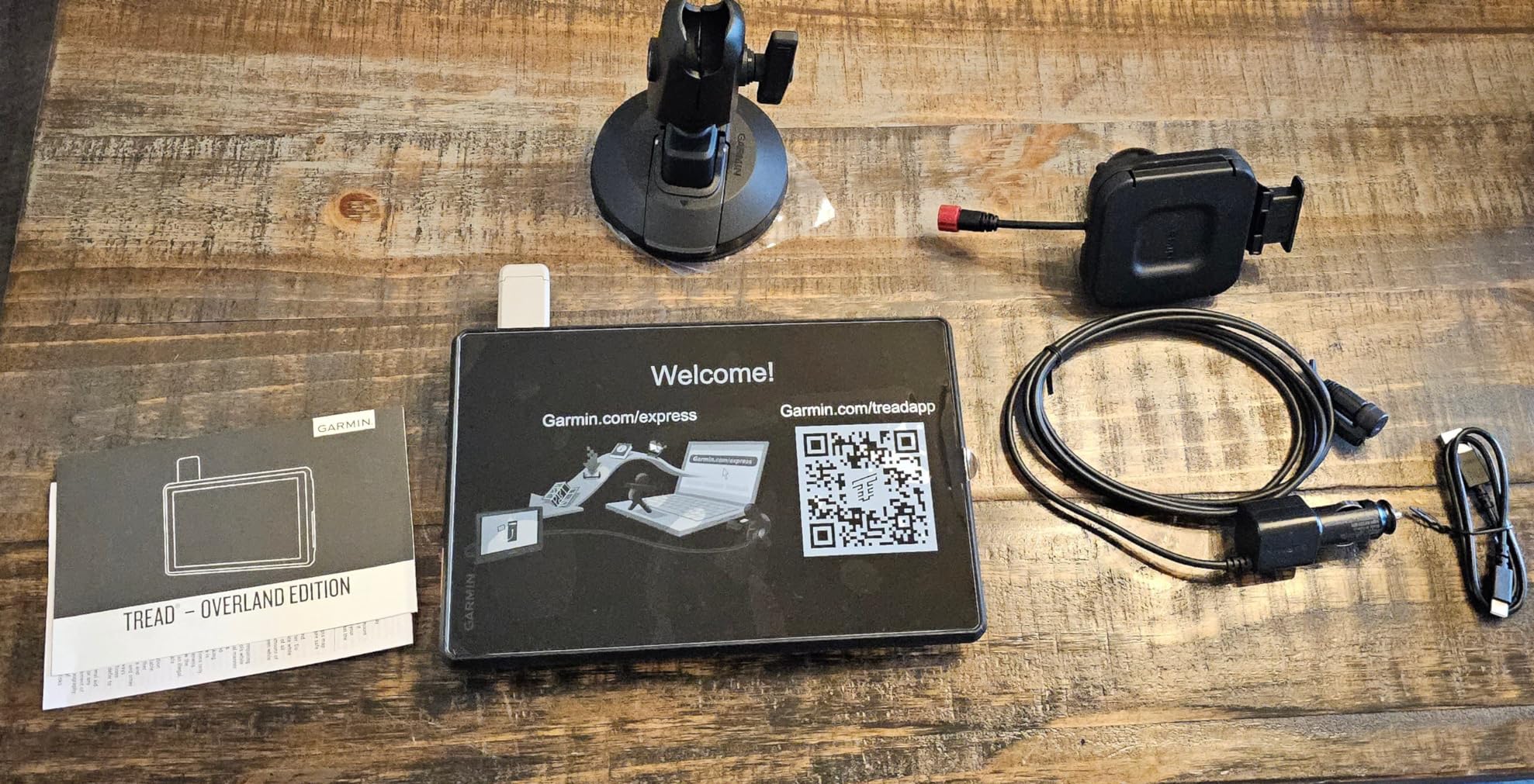 Garmin Tread XL Overland, All-Terrain Navigator, Rugged, Built in Mapping, iOverlander, Ultrabright Display, Large customer photo 1