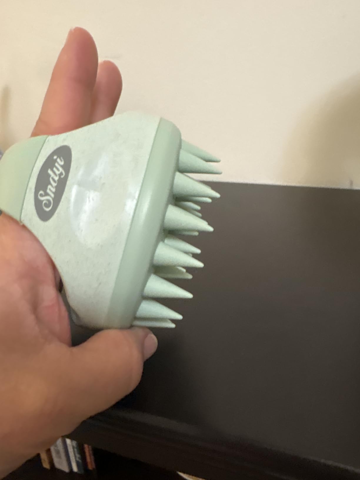 Sndyi Scalp Massager Shampoo Brush, Scalp Scrubber with Soft Silicone Bristles, Scalp Exfoliator for Dandruff Removal, Scalp Massager for Hair Growth, Wet Dry Hair Brush for Scalp Care, Green customer photo 2