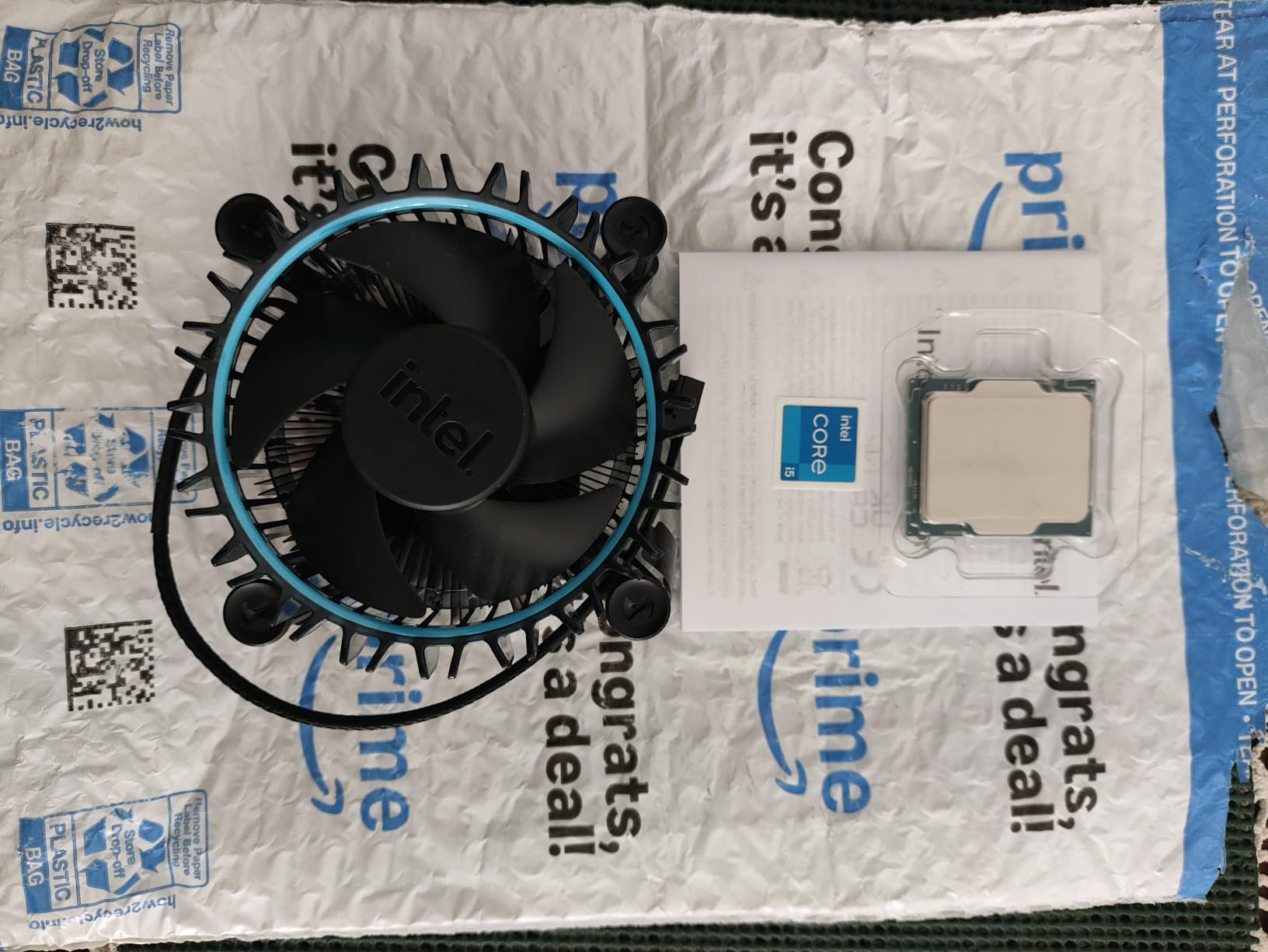 Intel Core i5-12400F Desktop Processor 6 Cores up to 4.4 GHz customer photo 1