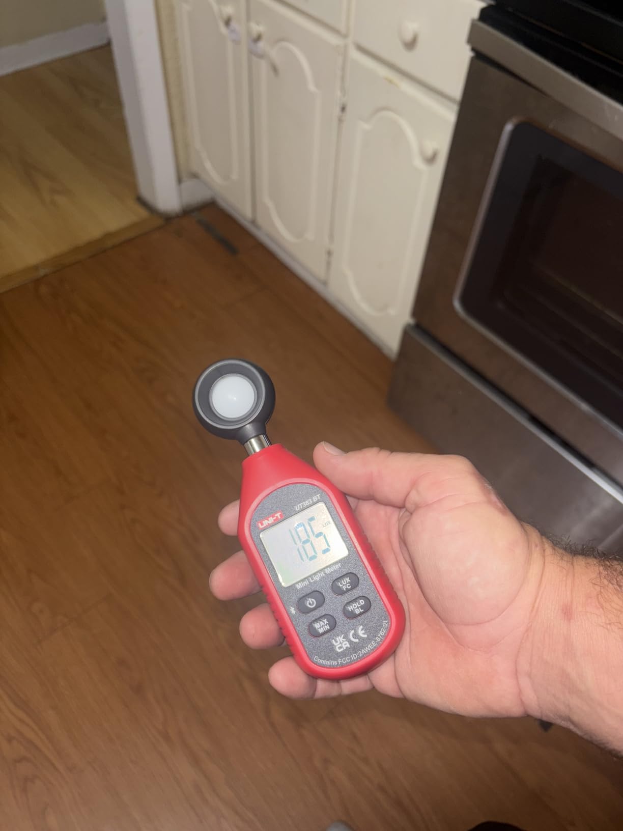 UNI-T Light Meter UT383BT Lux Meter Lumens Digital Illuminance Meter 0~199900 Lux (0~18500 FC) Foot Candles Luxmeter for Film Photography Plants Photometer Lighting Intensity Brightness Measurement customer photo 1