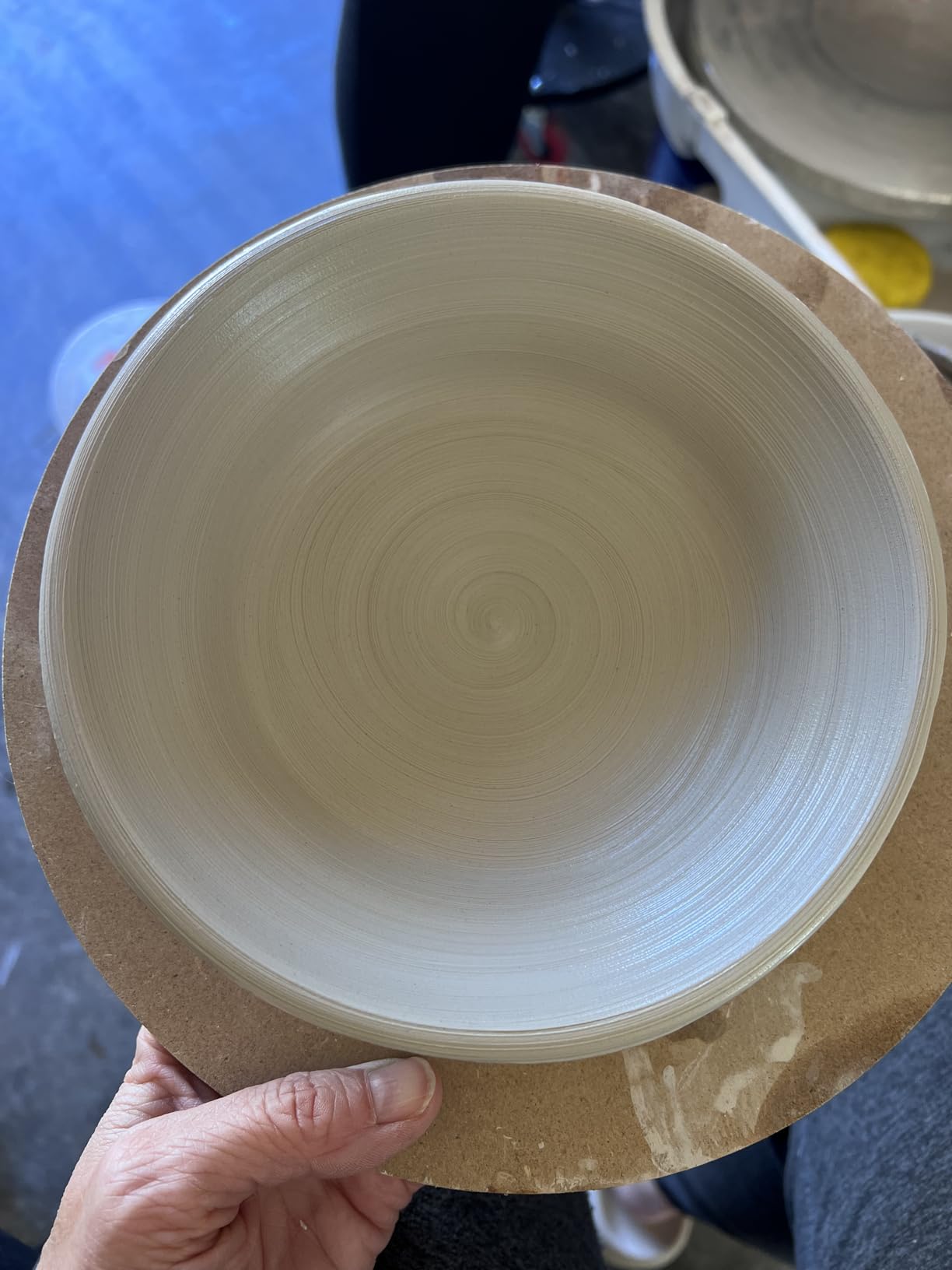 VEVOR 11in Pottery Wheel for Adults Beginners, 350W Electric Forming Machine with Detachable Basin Foot Pedal 0-300RPM Adjustable Speed, Craft DIY Clay Tool, Gifts for Kids for Kids/Teens/Adults customer photo 1