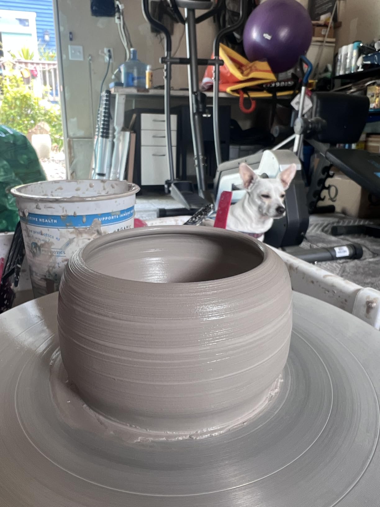 VEVOR 11in Pottery Wheel for Adults Beginners, 350W Electric Forming Machine with Detachable Basin Foot Pedal 0-300RPM Adjustable Speed, Craft DIY Clay Tool, Gifts for Kids for Kids/Teens/Adults customer photo 2