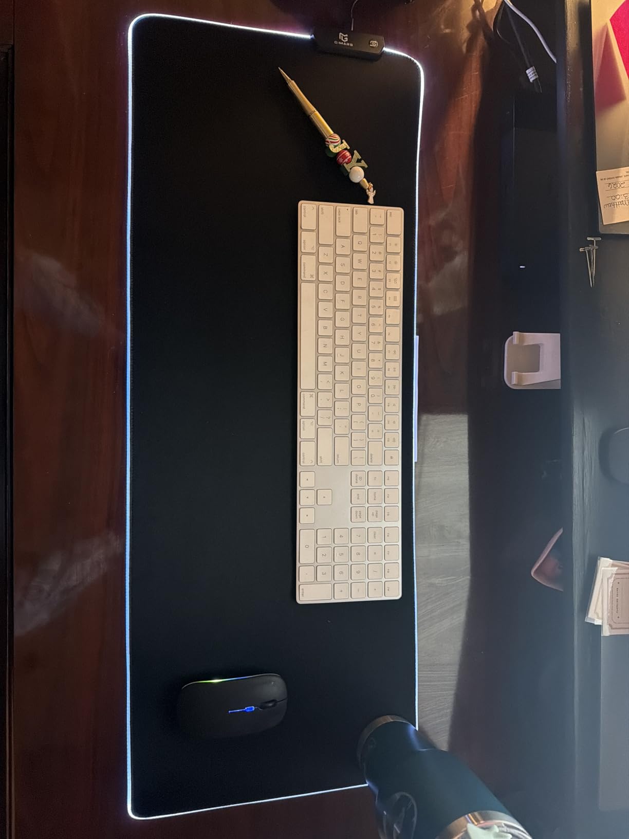 Gimars RGB Gaming Mouse Pad, 15W Wireless Charging Mousepad with 10 Light Modes, Large Mousepad with Premium Smooth Surface, Non-Slip Mouse Mat for Gaming, Desk, PC, Office, 31.5x11.8x0.16inch customer photo 1