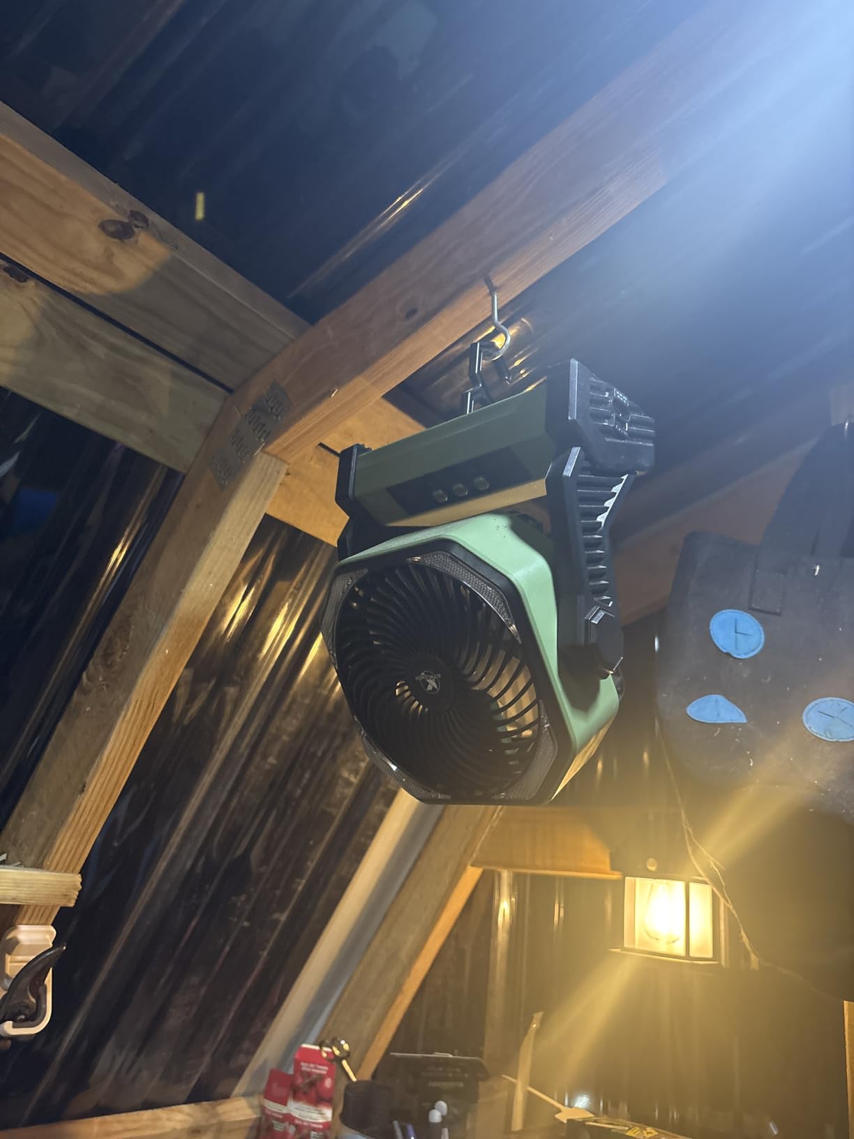 KITWLEMEN 20000mAh Battery Powered Camping Fan - 58H Max Cooling, Rechargeable Battery Operated Desk Fan with 4 Speeds, Bright Light & Hanging Hook, Portable for Tent Outdoor Hurricane Power Outage customer photo 1