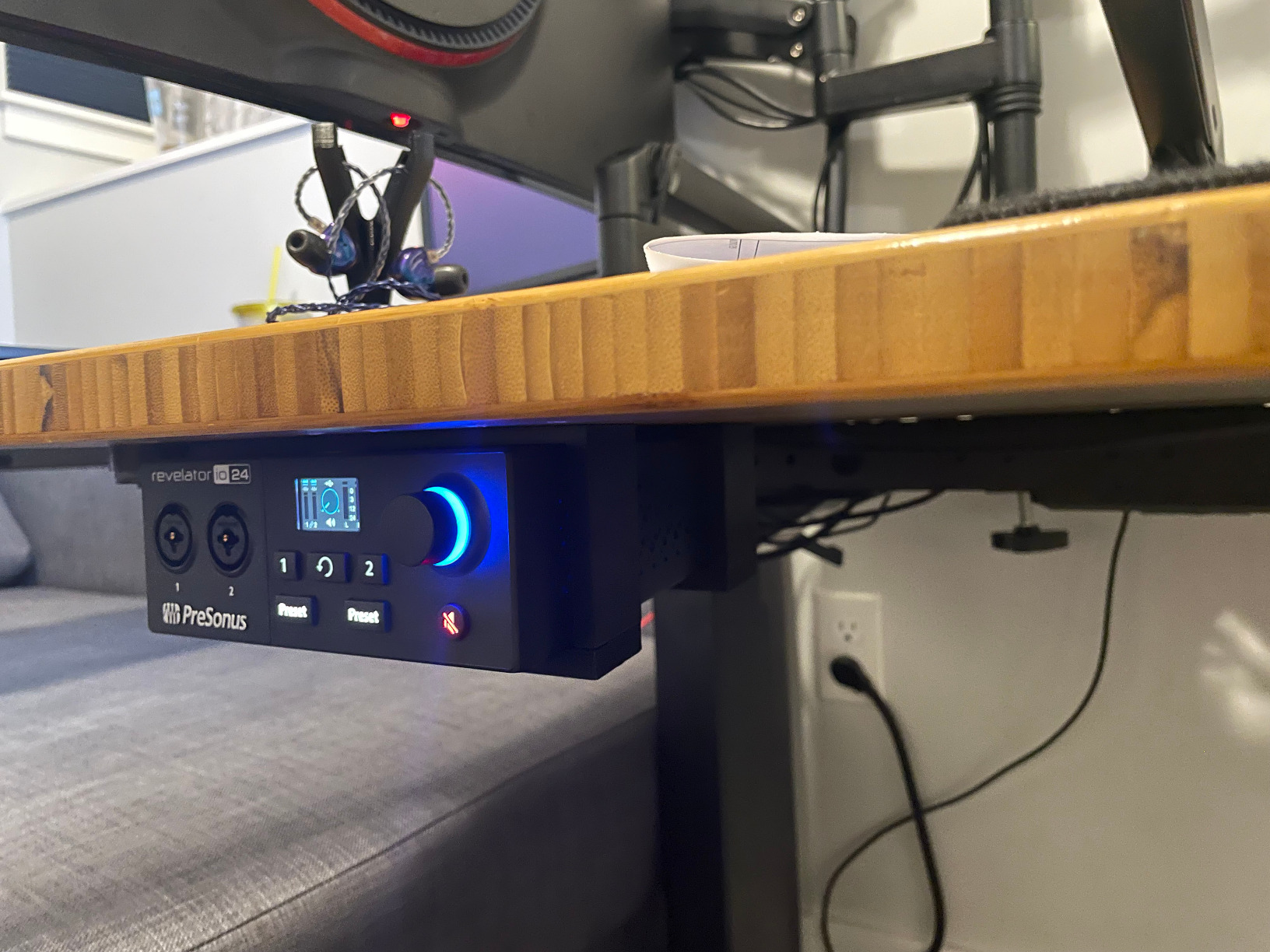 PreSonus Revelator io44 USB-C Audio Interface for music production and streaming with built-in mixer and easy-to-use effects presets plus Studio One DAW Recording Software customer photo 1