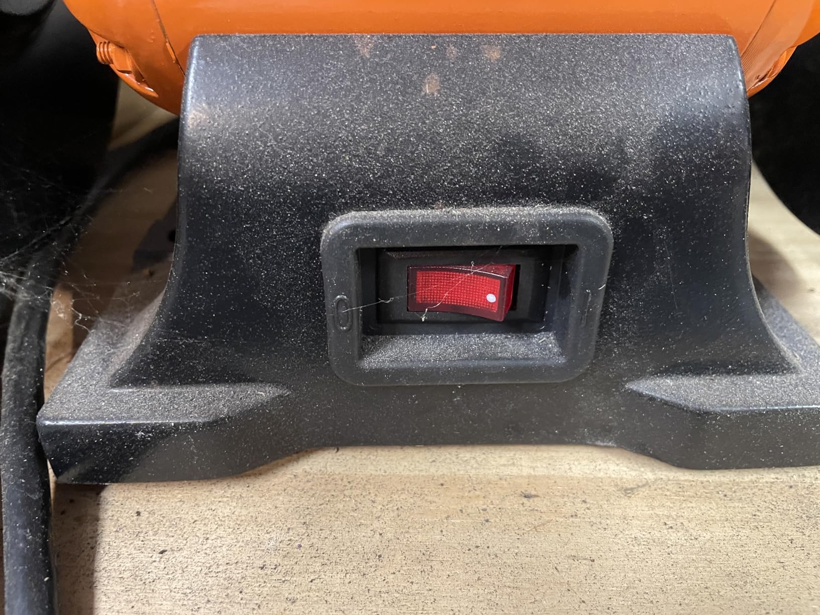 WEN BG625V 2.5-Amp 6-Inch Variable Speed Bench Grinder with Flexible Work Light customer photo 1