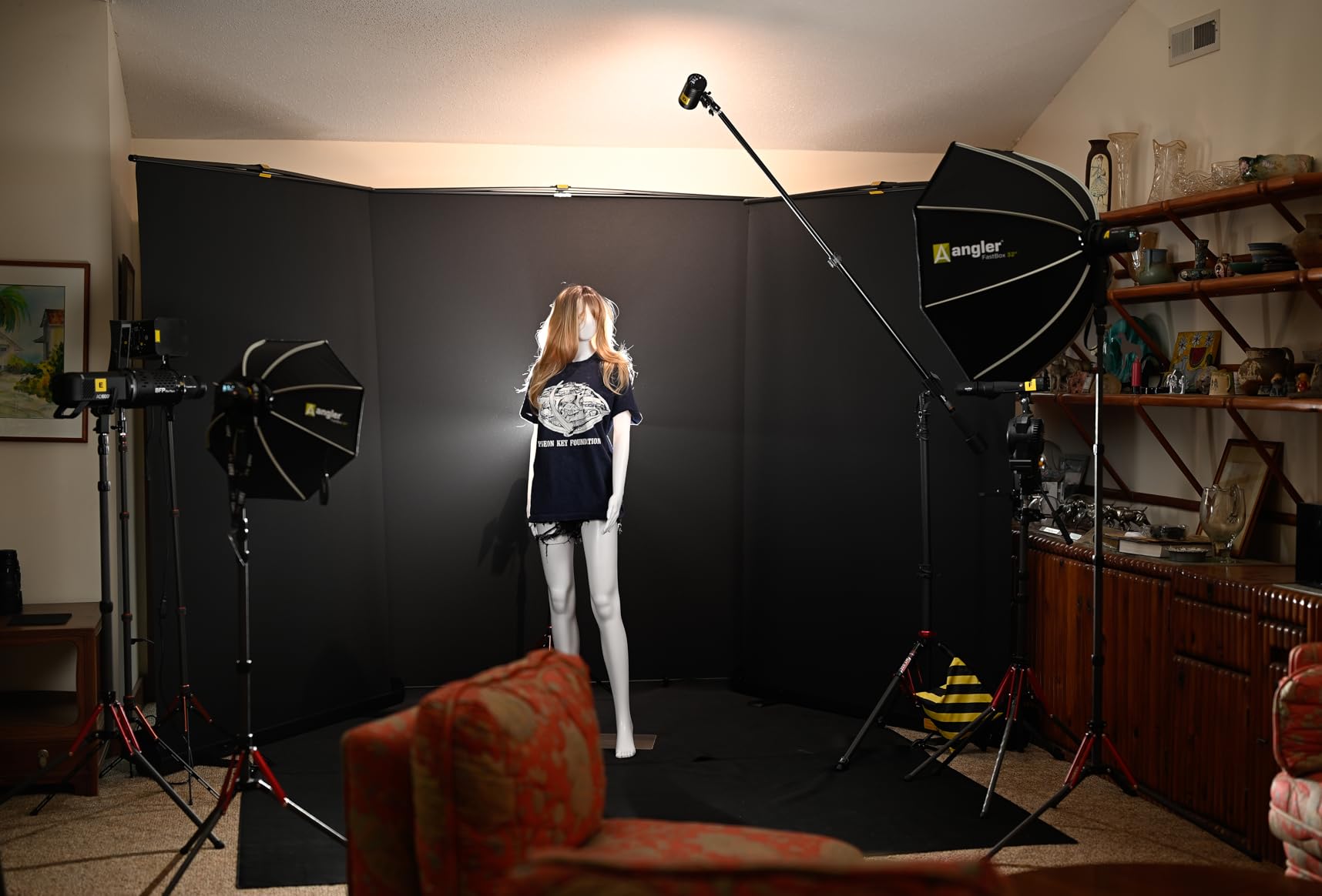 RAUBAY 59.8 x 82.7in Collapsible White Backdrop Screen Portable Retractable Panel Photo Background with Stand for Video Conference, Photographic Studio, Streaming customer photo 1