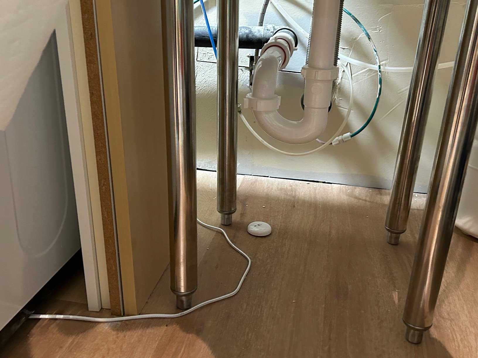 Eve Water Guard - Smart Home Water Leak Detector, 6.5 ft Sensing Cable, 100 dB Siren, (Apple HomeKit), App Notifications, Bluetooth, Thread customer photo 1