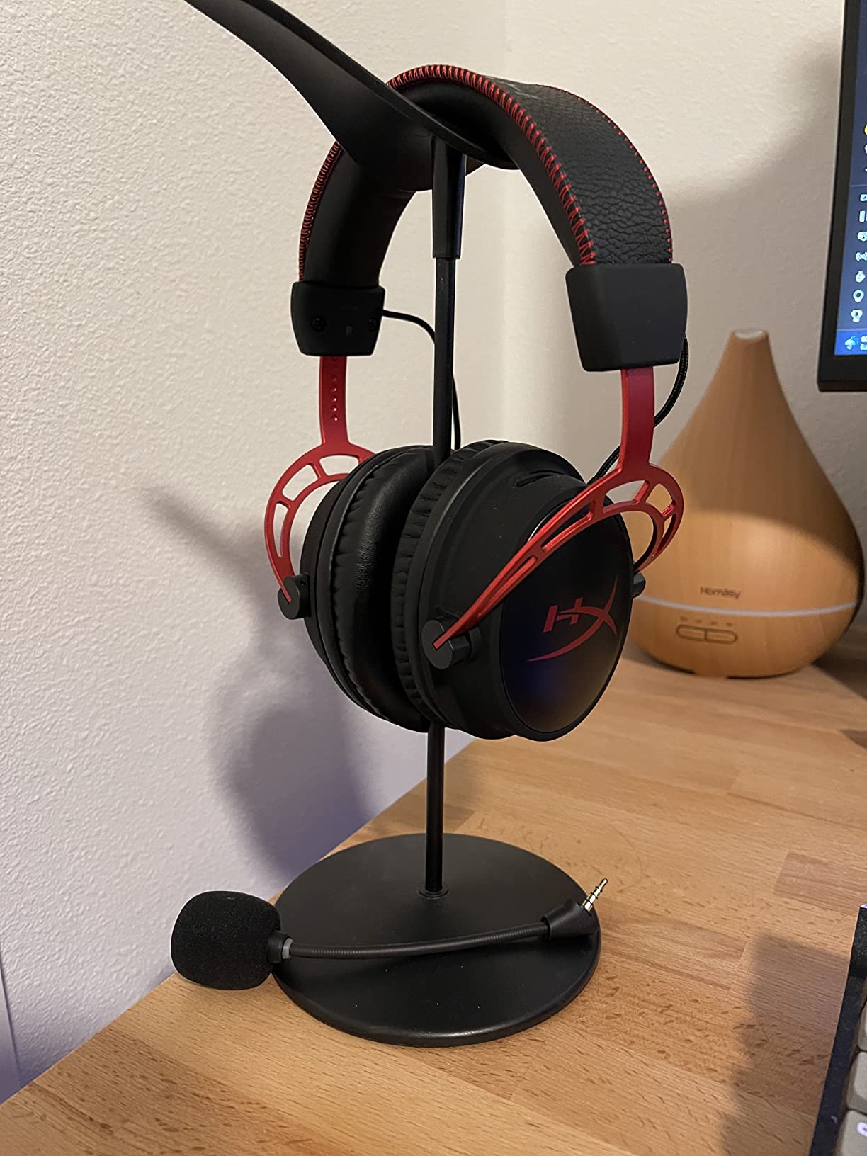 HyperX Cloud Alpha Wireless - Gaming Headset for PC, 300-hour battery life, DTS Headphone:X Spatial Audio, Memory foam, Dual Chamber Drivers, Noise-canceling mic, Durable aluminum frame,Red customer photo 2