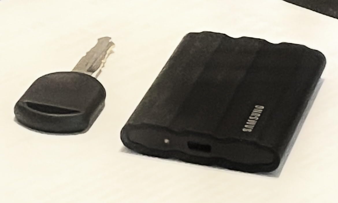 Samsung T7 Shield 2TB Portable SSD, USB 3.2 Gen2, Rugged, IP65 Rated, for Photographers, Content Creaters and Gaming customer photo 2