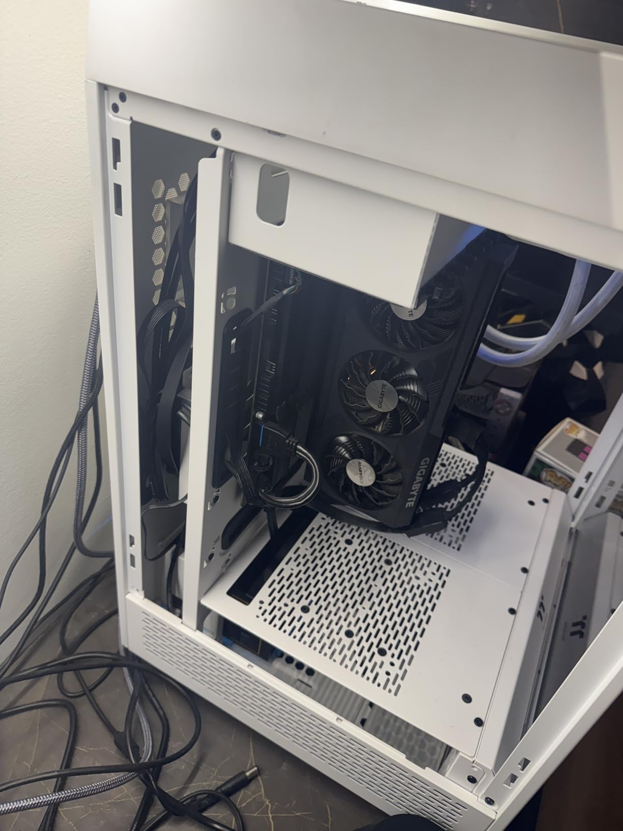 Redragon RGPS-850W 80+ Gold 850 Watt Power Supply w/Upgraded ATX 3.1 & PCIe 5.1 Fully Modular, 12VHPWR Cable Included, 100% Japanese Capacitors, Smart ECO Low Noise RGB Fan, Compact 160mm Size customer photo 1