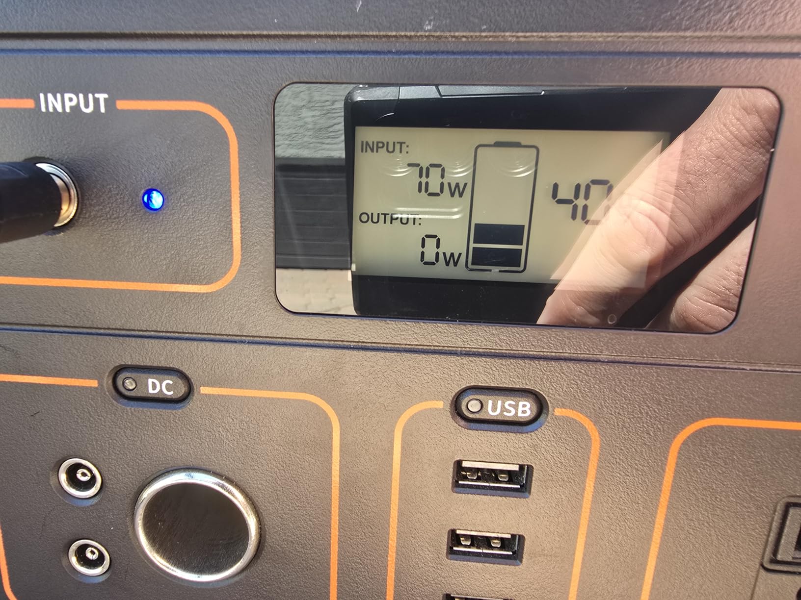 Solar Panels 100Watt Portable 24% High-Efficiency 18V Foldable Solar Charger with USB Outputs for Power Stations, Phones, IP65 Waterproof Perfect for Camping, RVing, Home Backup and Off-Grid Blackouts customer photo 2