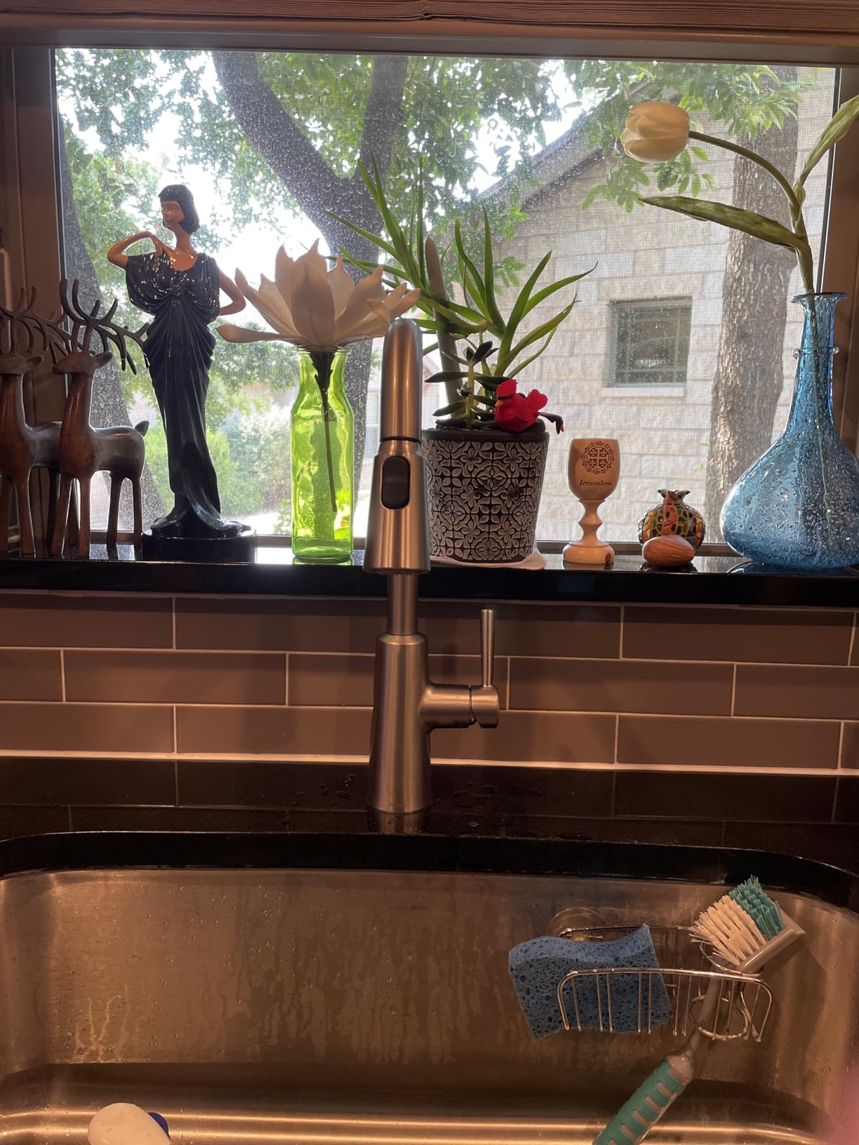 Moen Riley Spot Resist Stainless Hands-Free Touchless Sensor Single Handle Pull Down Kitchen Faucet, 7402EWSRS customer photo 2