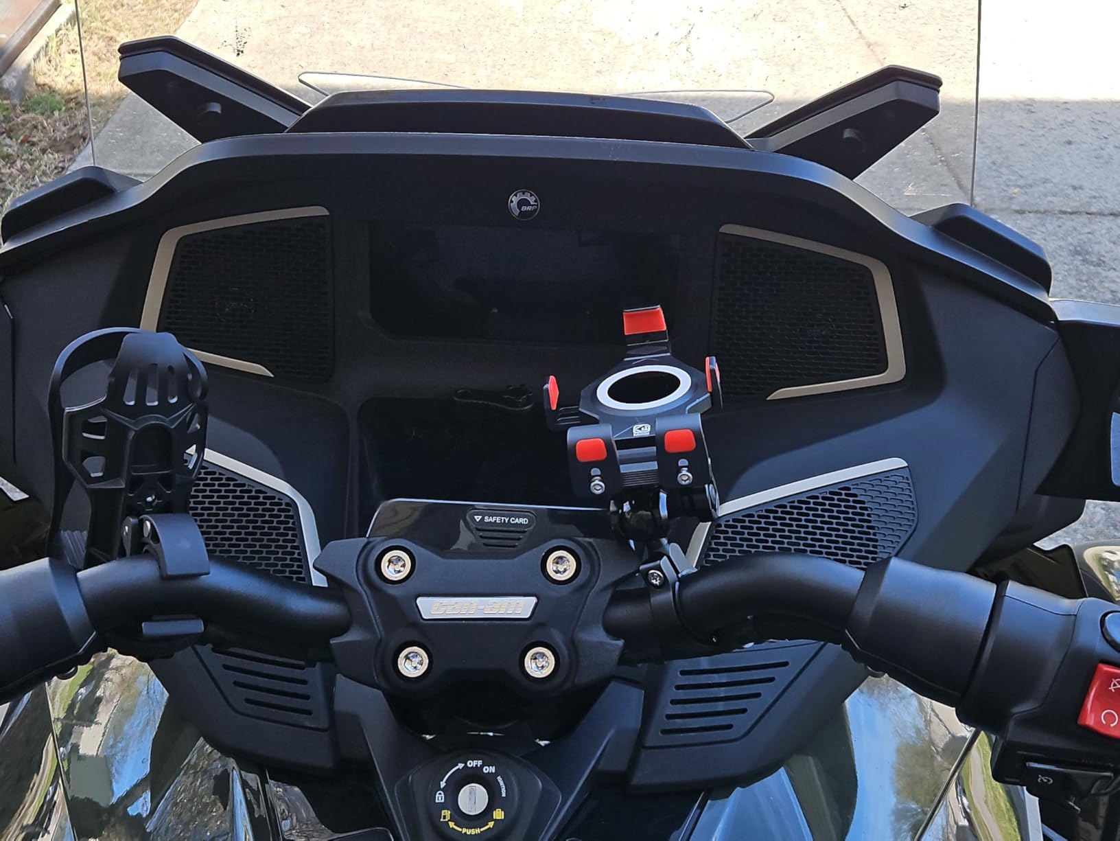 BRCOVAN Anti-Theft Aluminum Alloy Motorcycle Phone Mount with Vibration Dampener & High-Speed Secure Lock, Adjustable Bike Handlebar Cellphone Holder customer photo 1