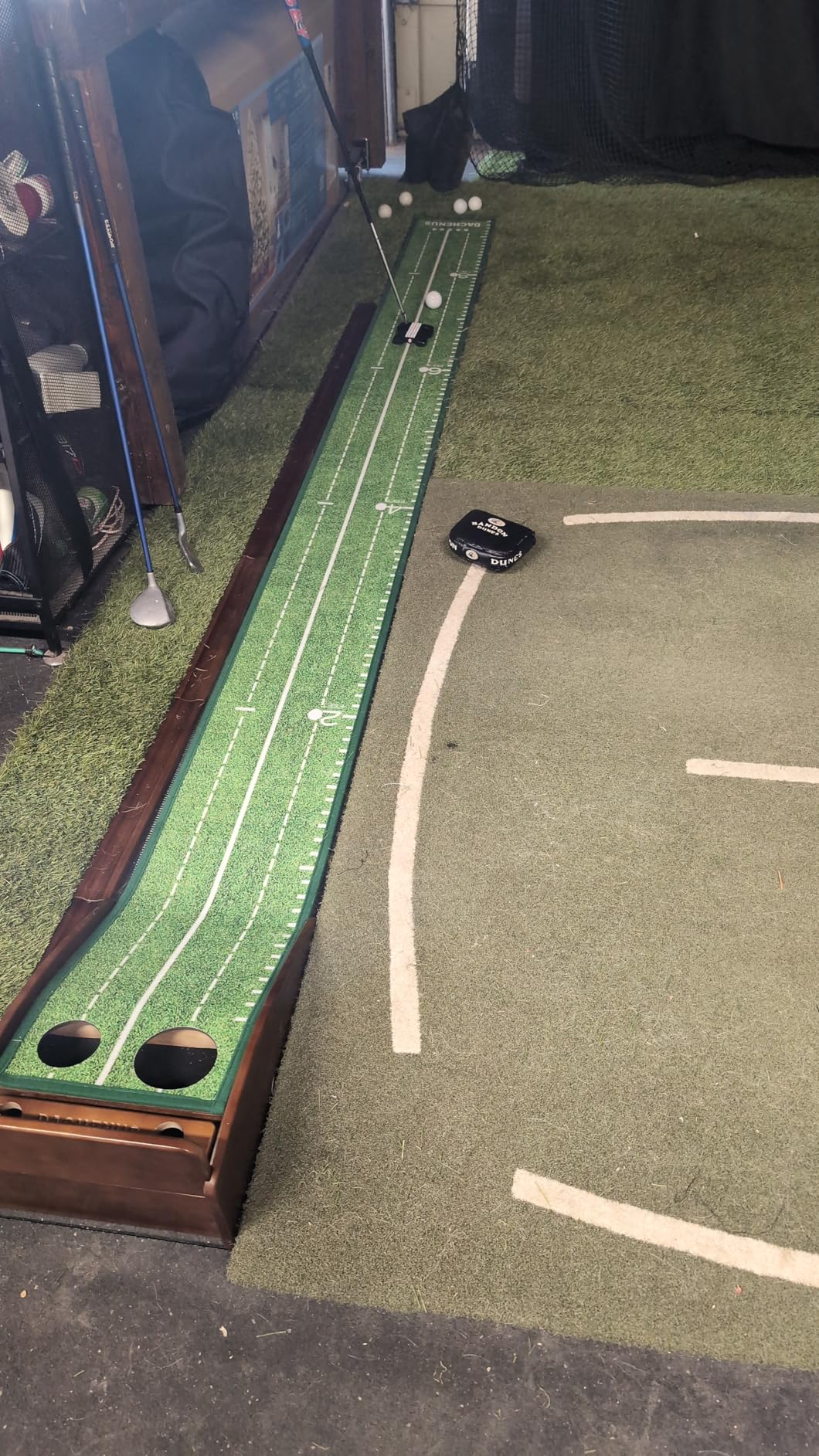 Putting Green Indoor Mat Outdoor Golf Putting Mat with Automatic Ball Return - Ideal for Home, Office, and Outdoor Use customer photo 2